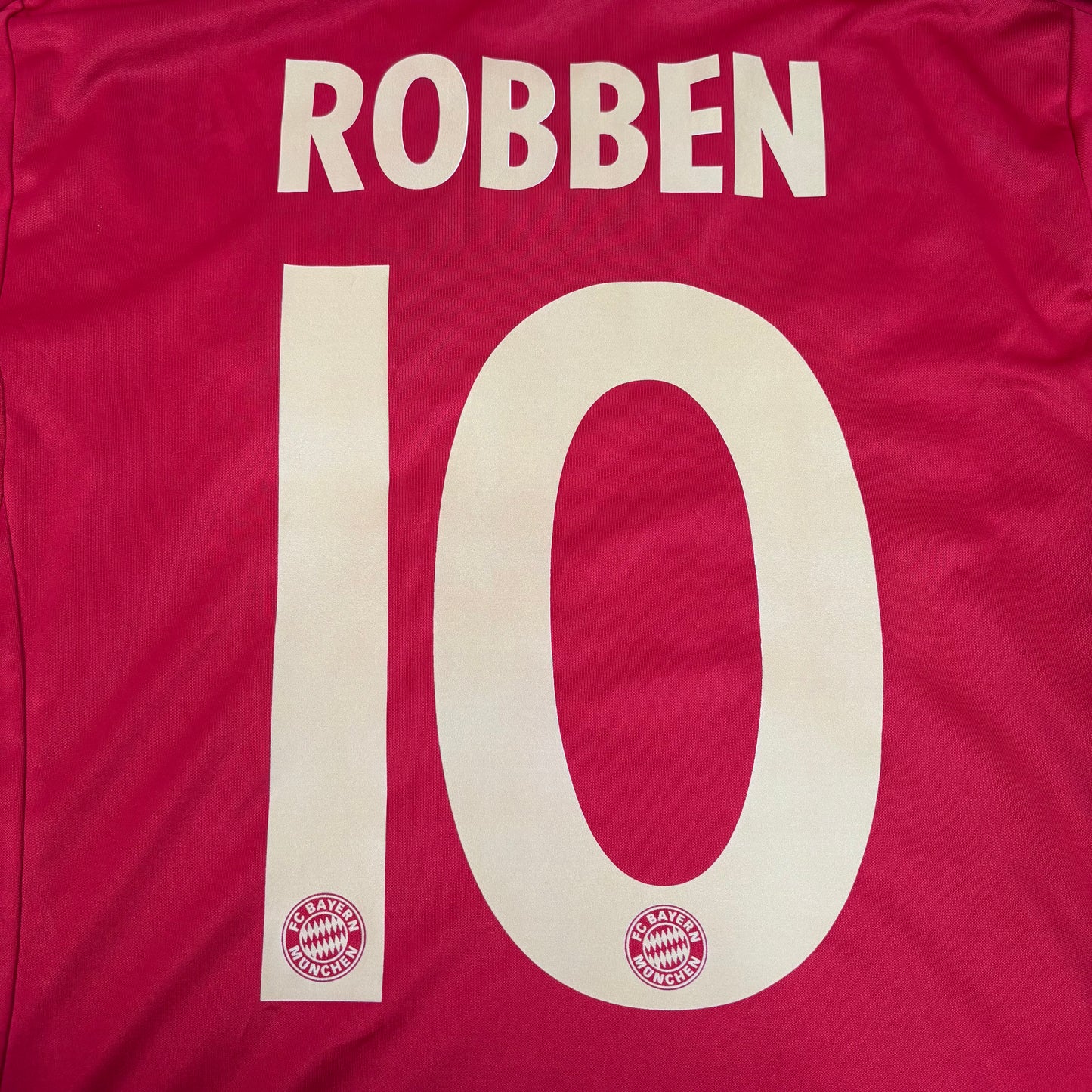 2011/12 Bayern Munich Home Shirt - Robben - M
