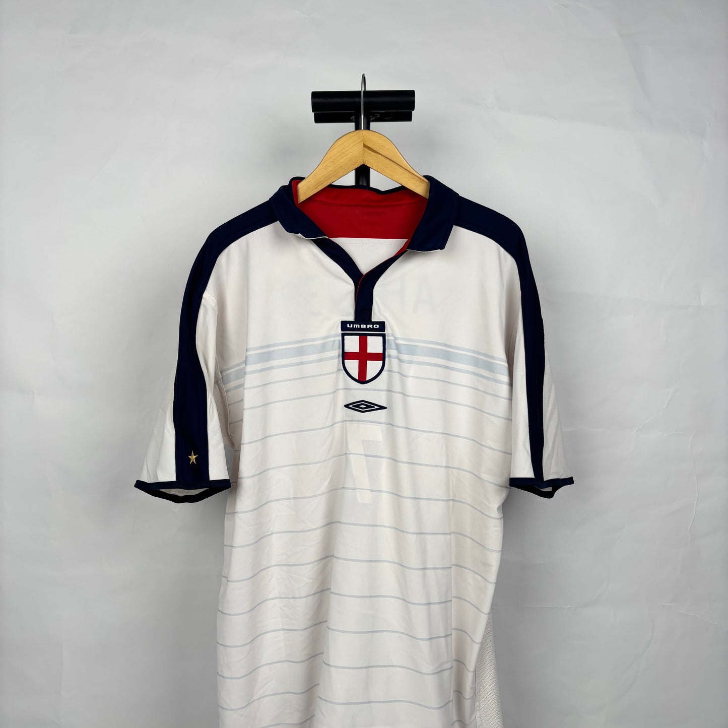 2004/05 England Home Shirt - Beckham