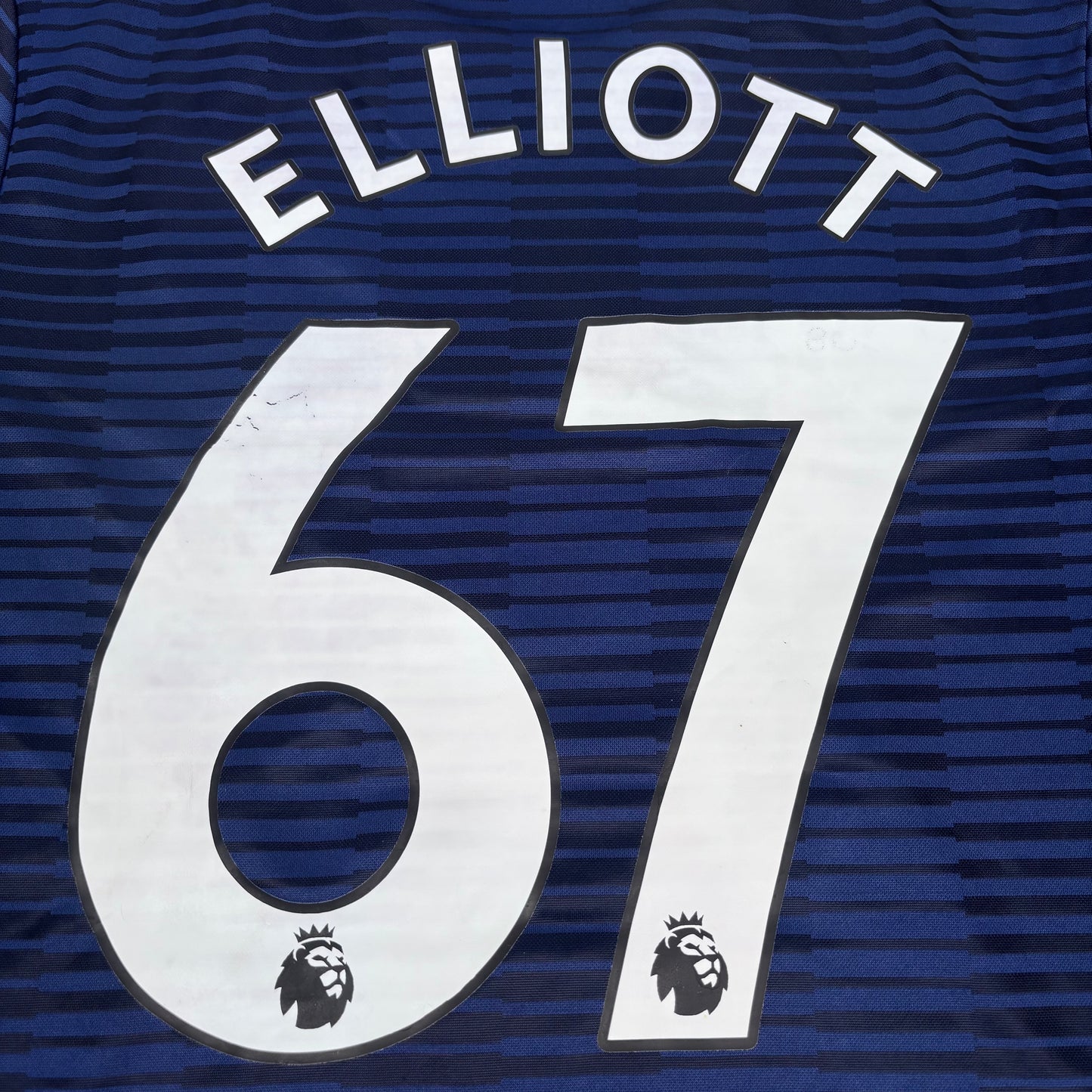 2018/19 Fulham Away Shirt - Elliot - M