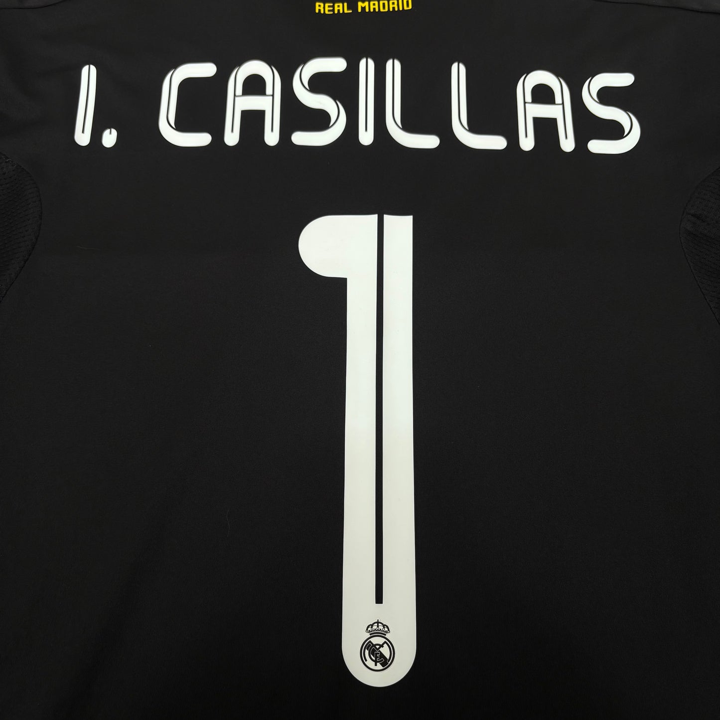 2011/12 Real Madrid Goalkeeper Shirt - Casillas - M - New with Tag