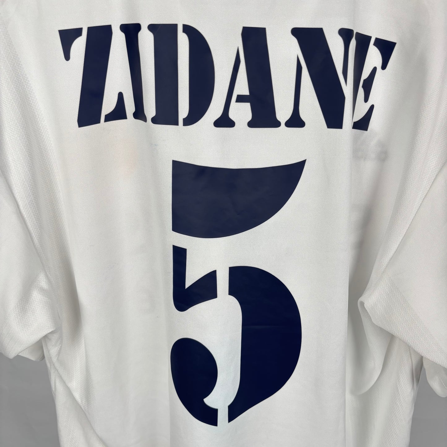 2002/03 Real Madrid Home Shirt - Zidane