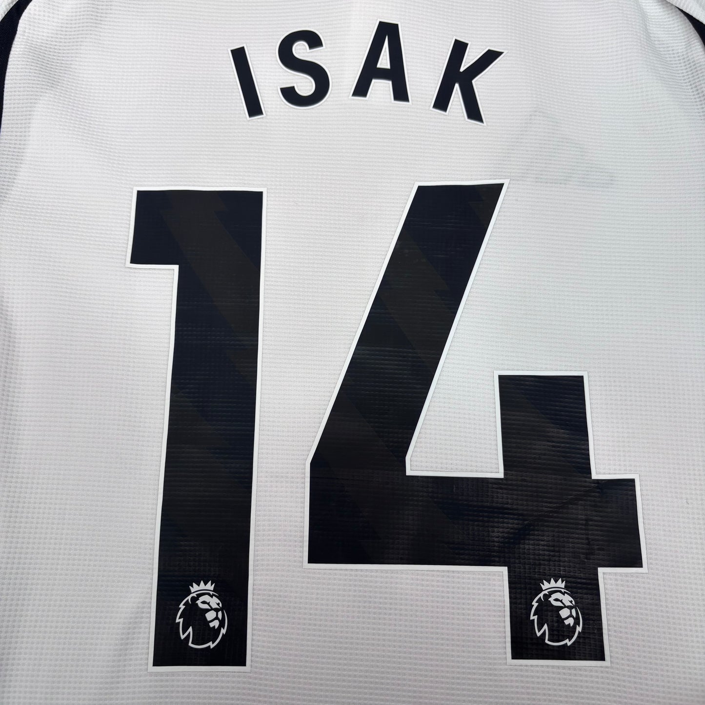 2024/25 Newcastle United Third Shirt - Isak - M