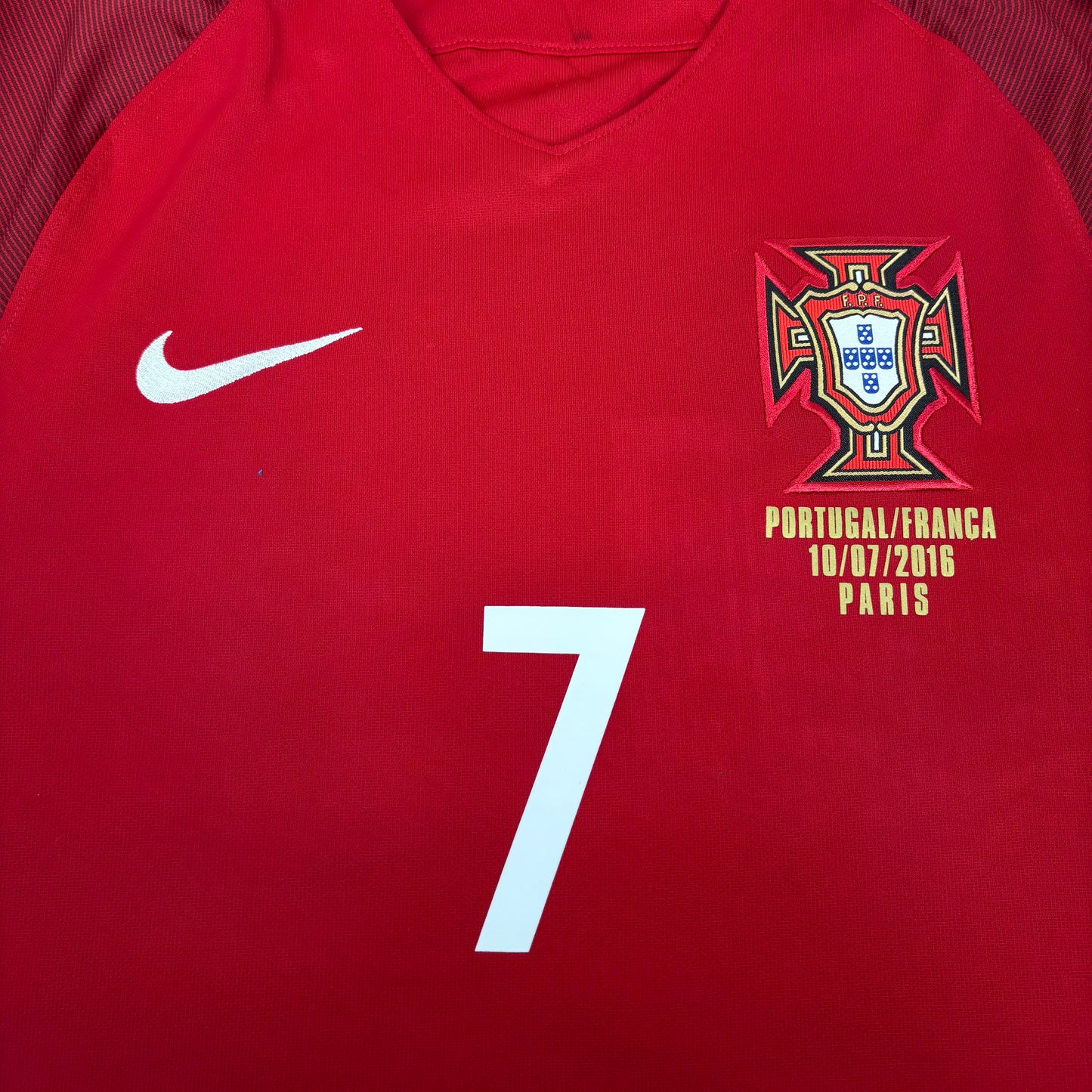 2016/17 Portugal Home Shirt - Cristiano Ronaldo - M