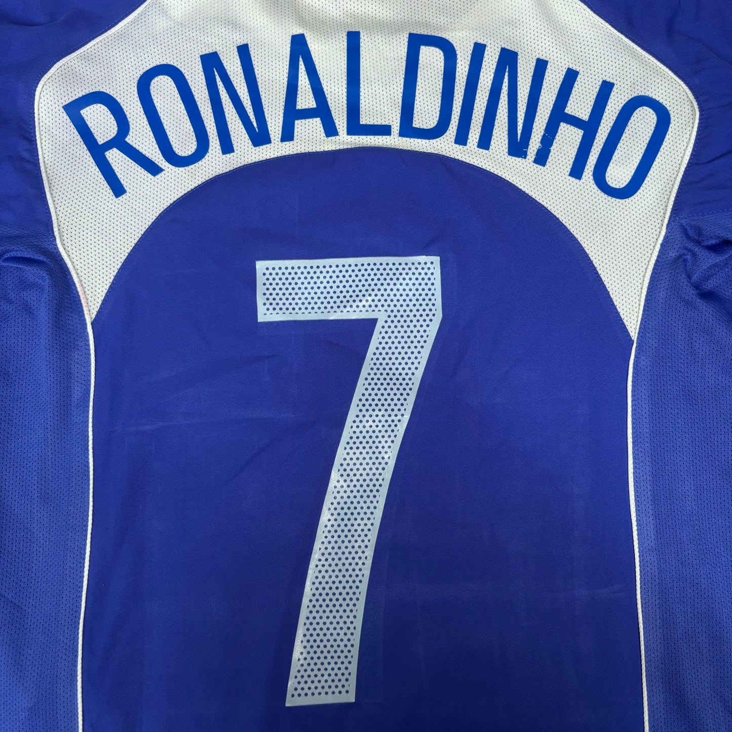 2004/05 Brazil Away Shirt - Ronaldinho - M