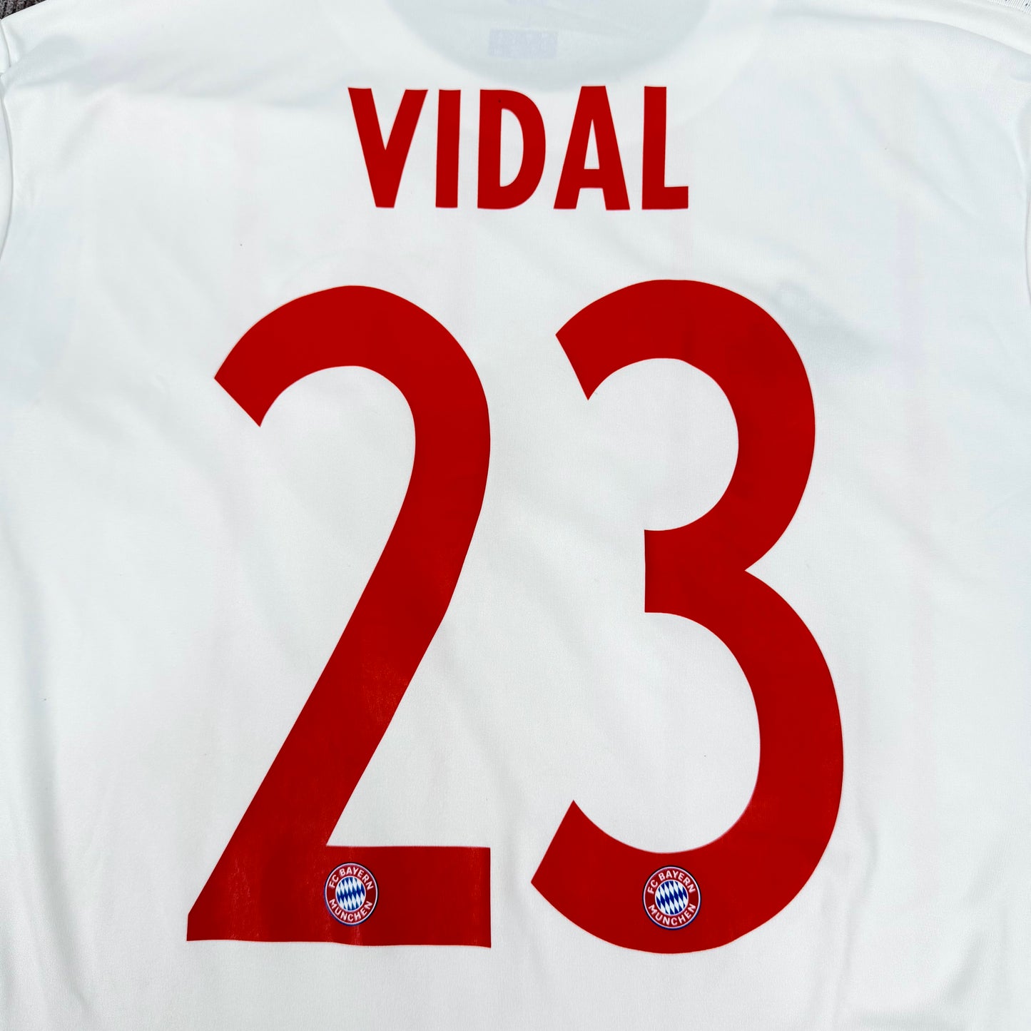 2017/18 Bayern Munich Third Shirt - Vidal - L