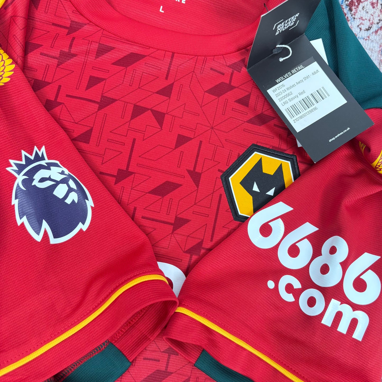 2023/24 Wolverhampton Wanderers Away Shirt - Hee Chan