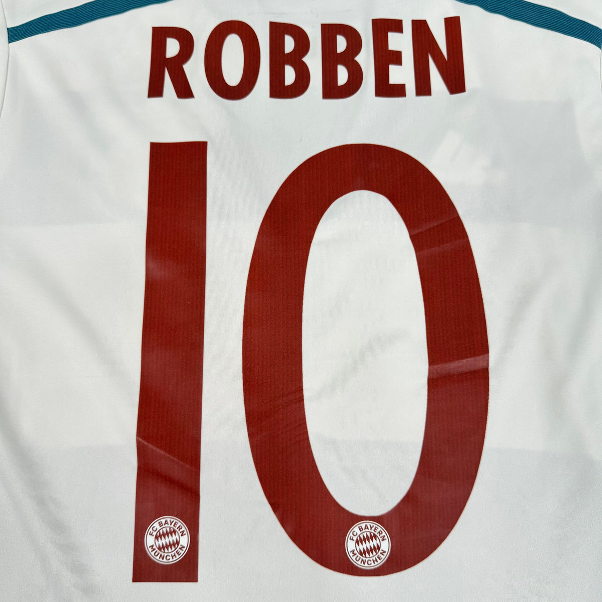 2014/15 Bayern Munich Away Shirt - Robben - S