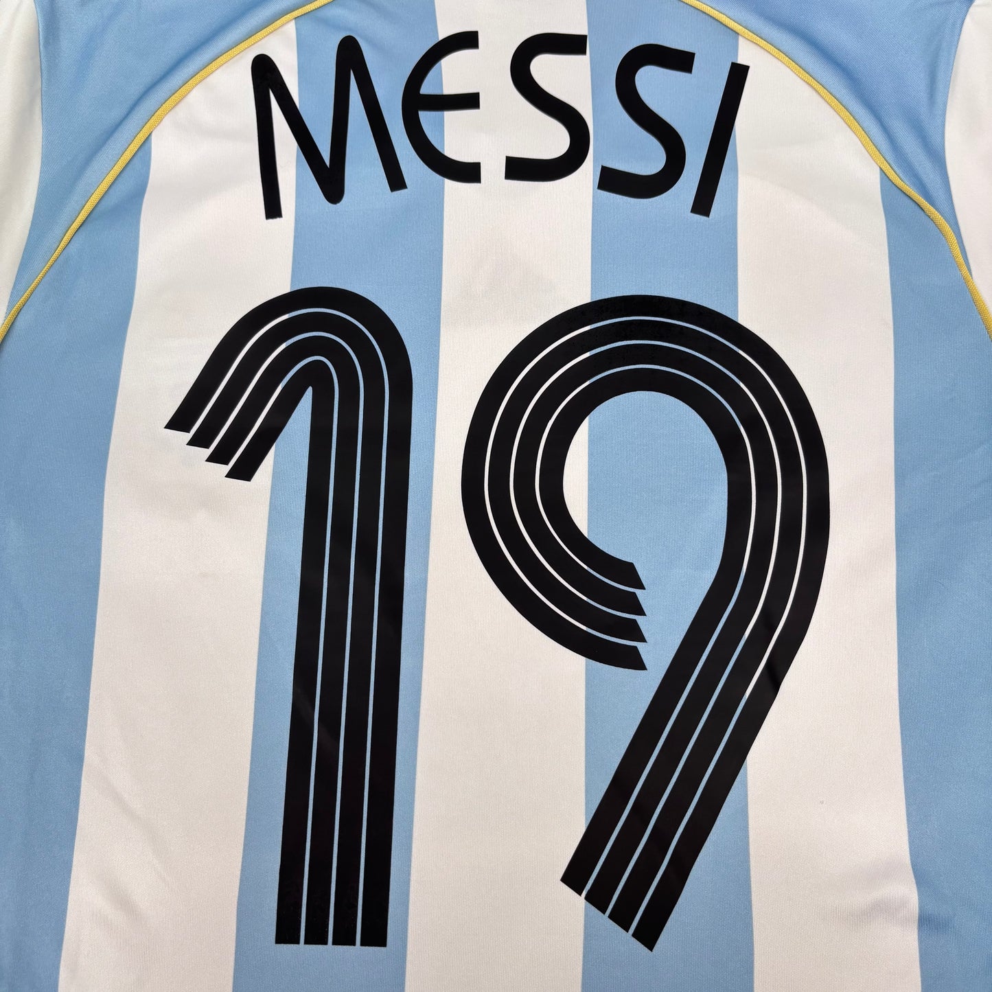 2006/07 Argentina Home Shirt - Messi - S
