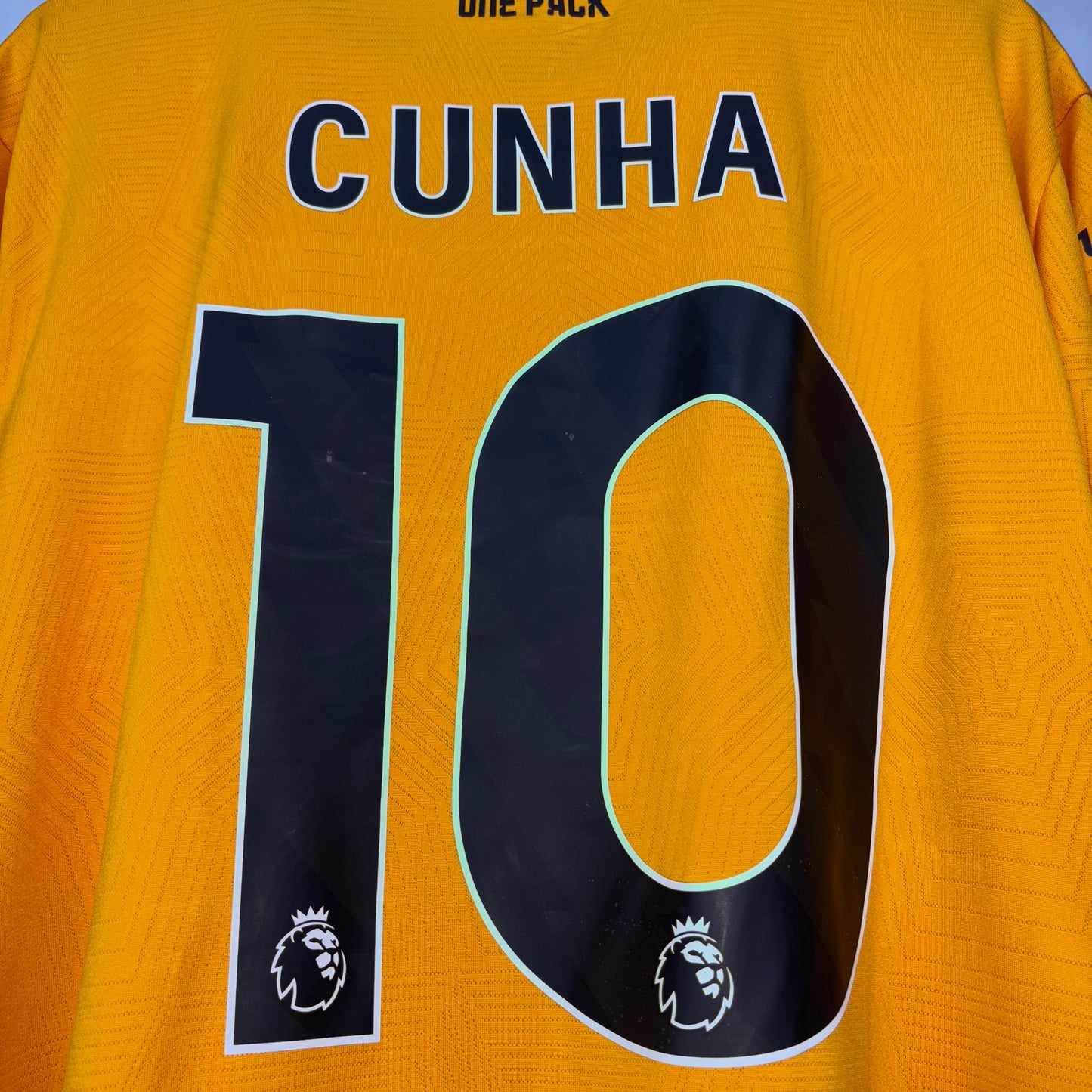 2024/25 Wolverhampton Wanderers Home Shirt - XL - Cunha - New with Tag