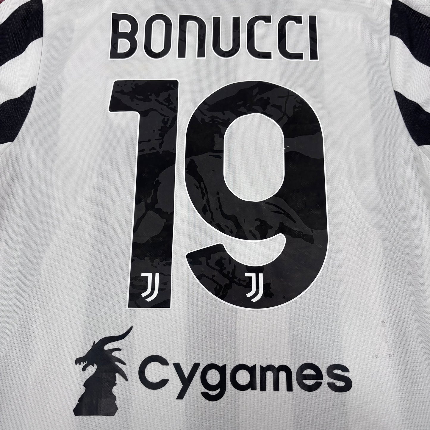 2021/22 Juventus FC Home Shirt - Bonucci - M