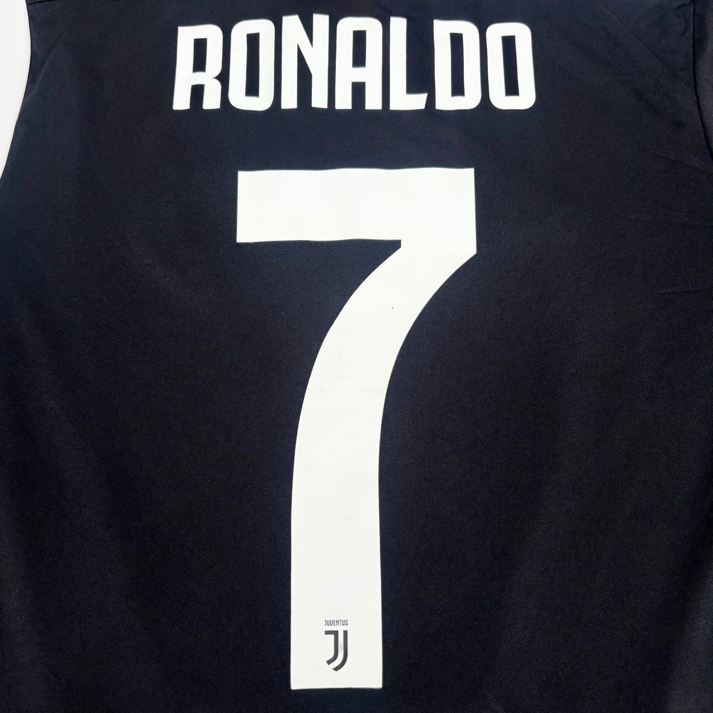 2019/20 Juventus Home Shirt - Cristiano Ronaldo - M