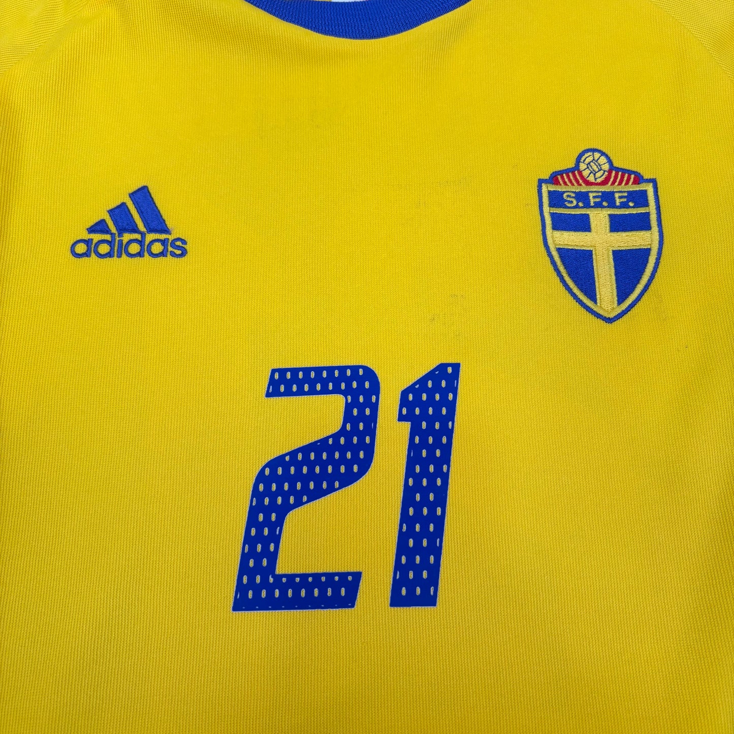 2002/03 Sweden Home Shirt - Ibrahimovic - M