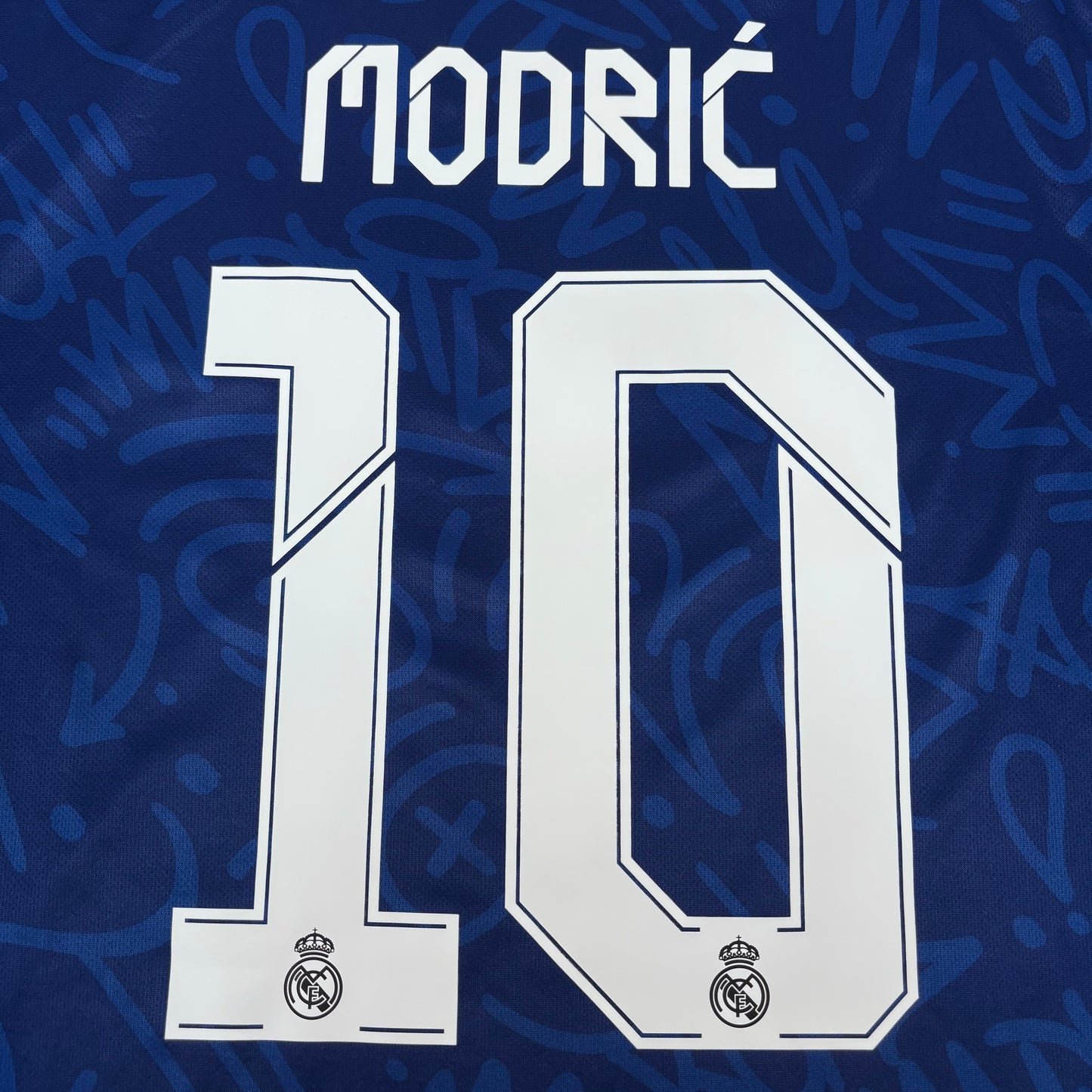 2021/22 Real Madrid Away Shirt - Modric - L