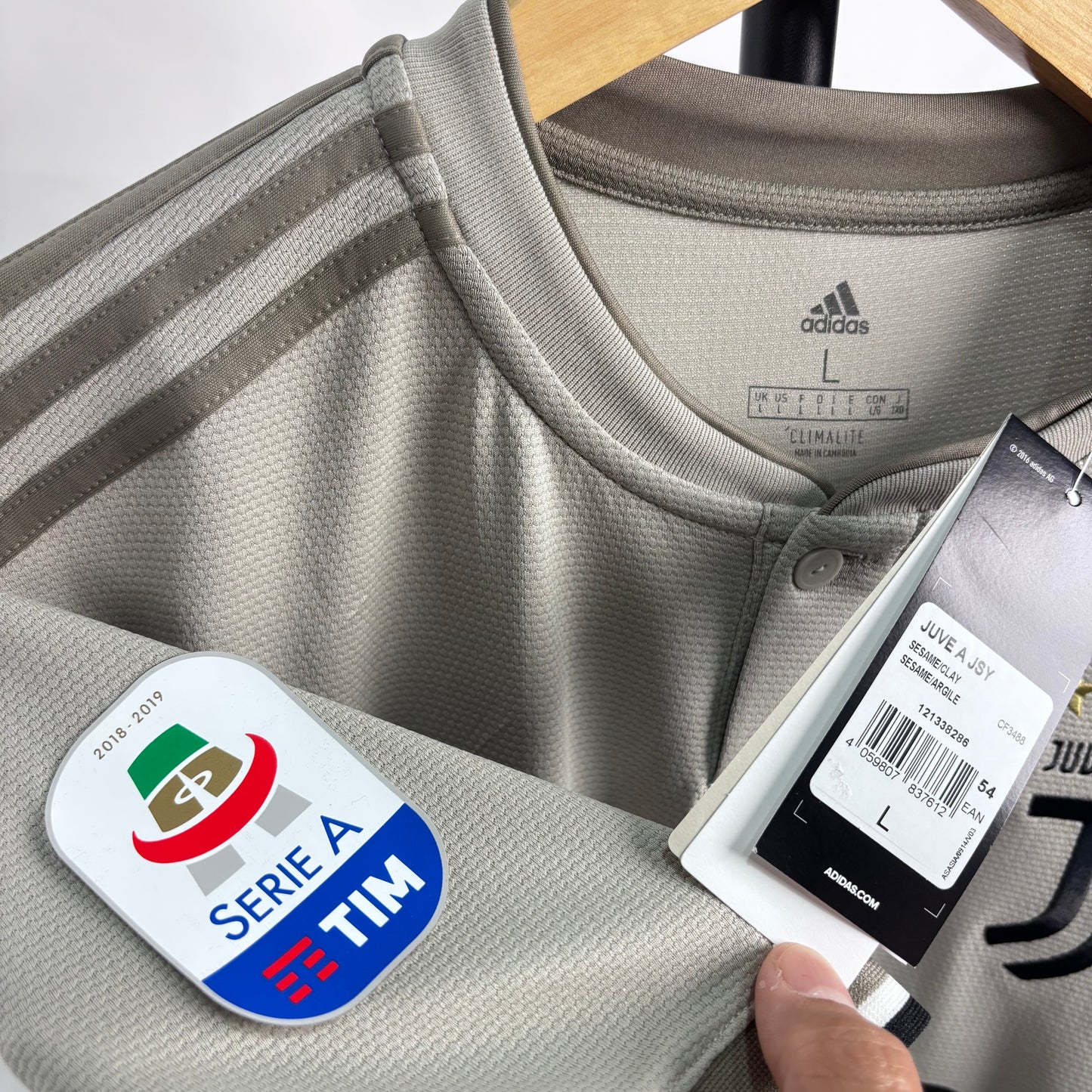 2018/19 Juventus Away Shirt - Ronaldo - L - With Tag