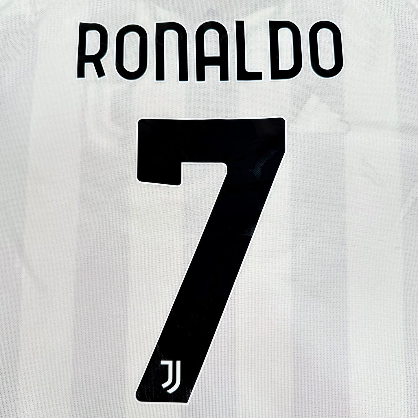2021/22 Juventus Home Shirt - Cristiano Ronaldo - L