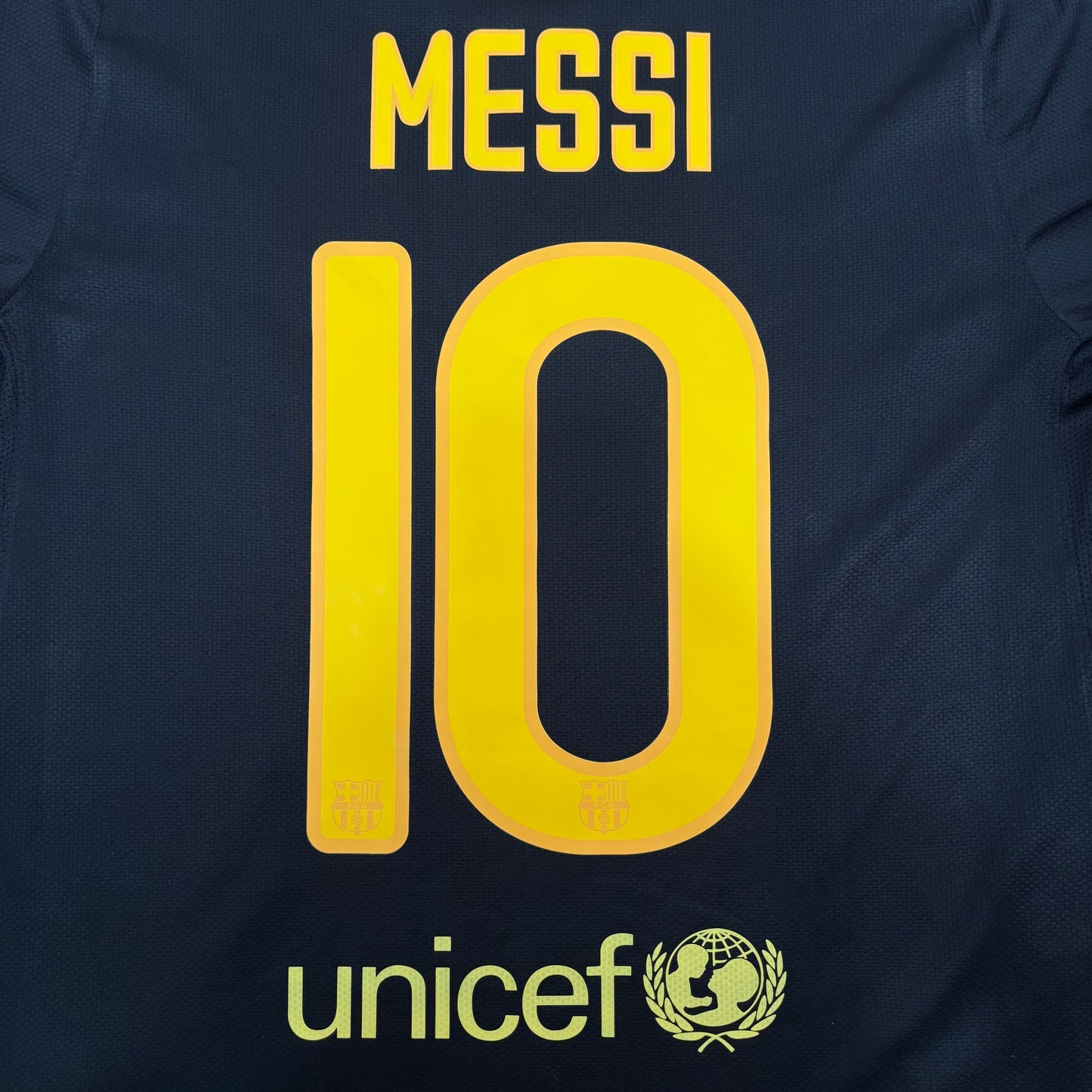 2011/12 Barcelona Away Shirt - Messi - S