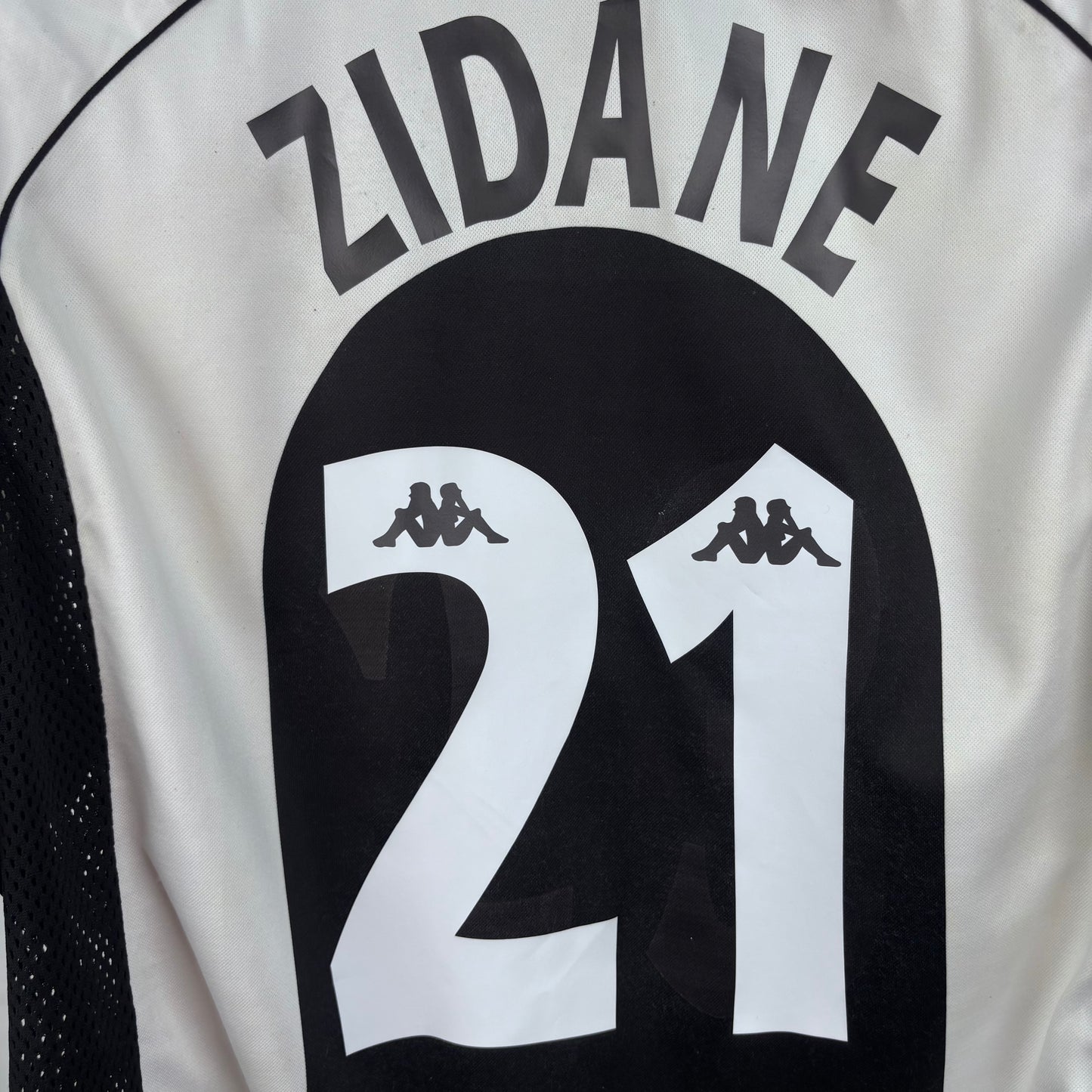 1997/98 Juventus Home Shirt - Zidane - L