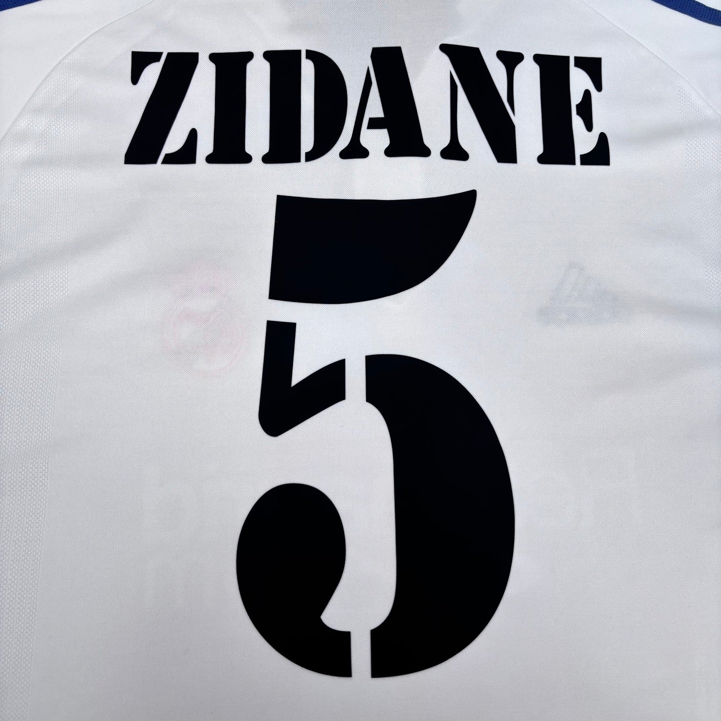 2001/02 Real Madrid Home Shirt - Zidane - L