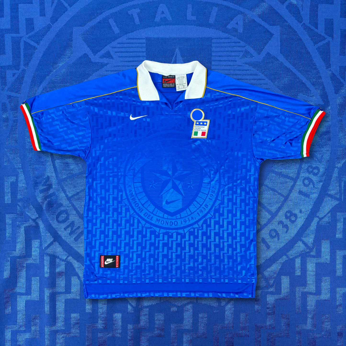 1995/96 Italy Home Shirt - XL