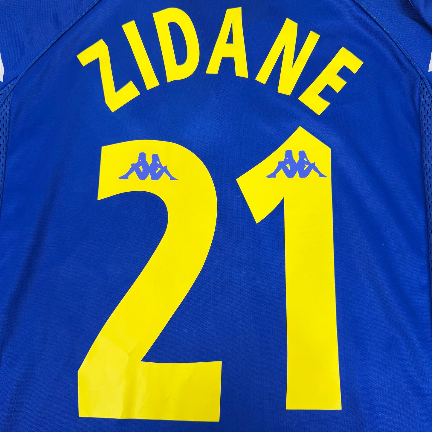 1997/98 Juventus Away Shirt - Zidane - M