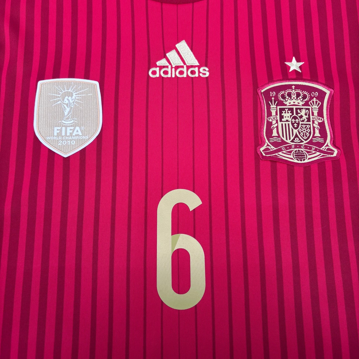 2014/15 Spain Home Shirt - Iniesta - M - New with Tag