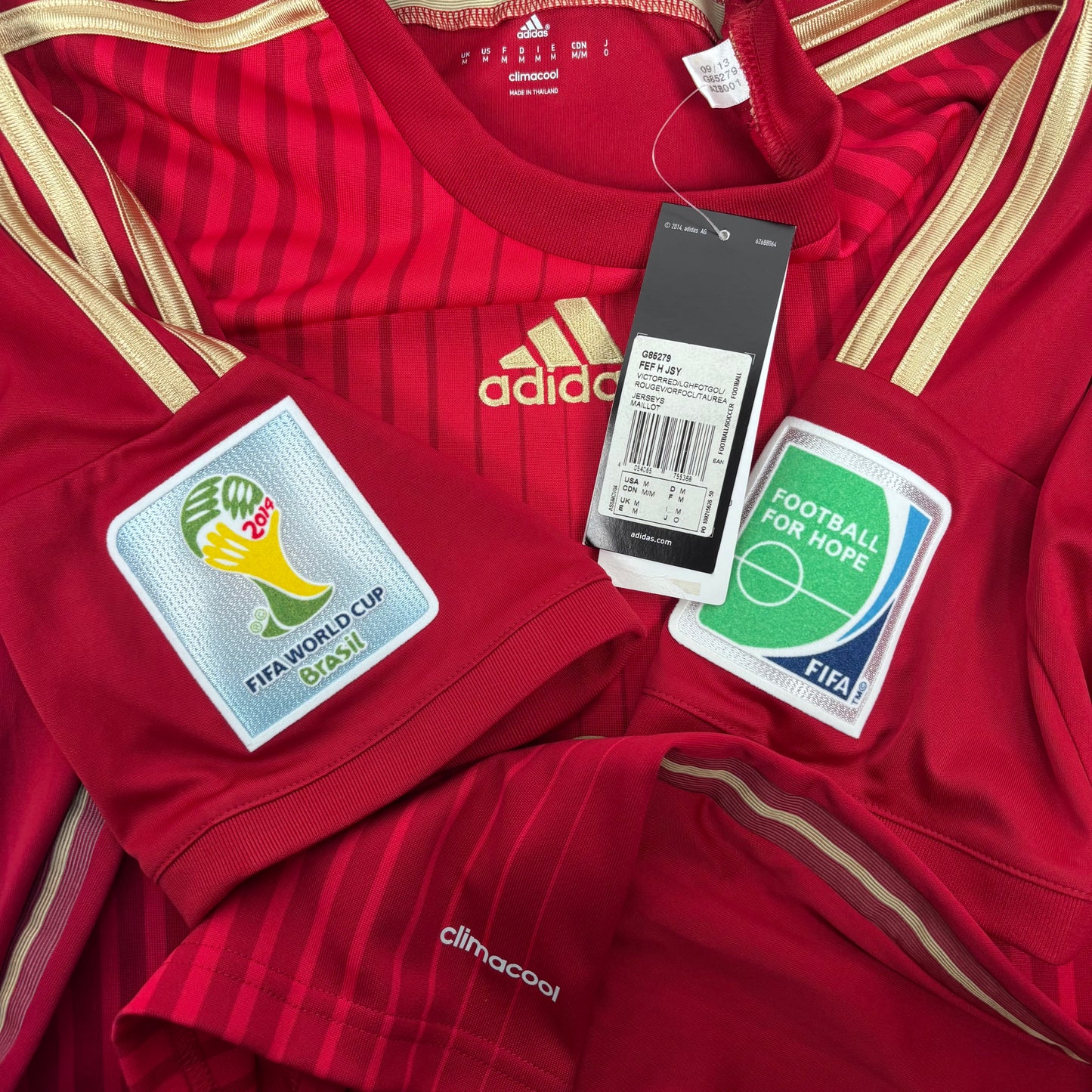 2014/15 Spain Home Shirt - Iniesta - M - New with Tag