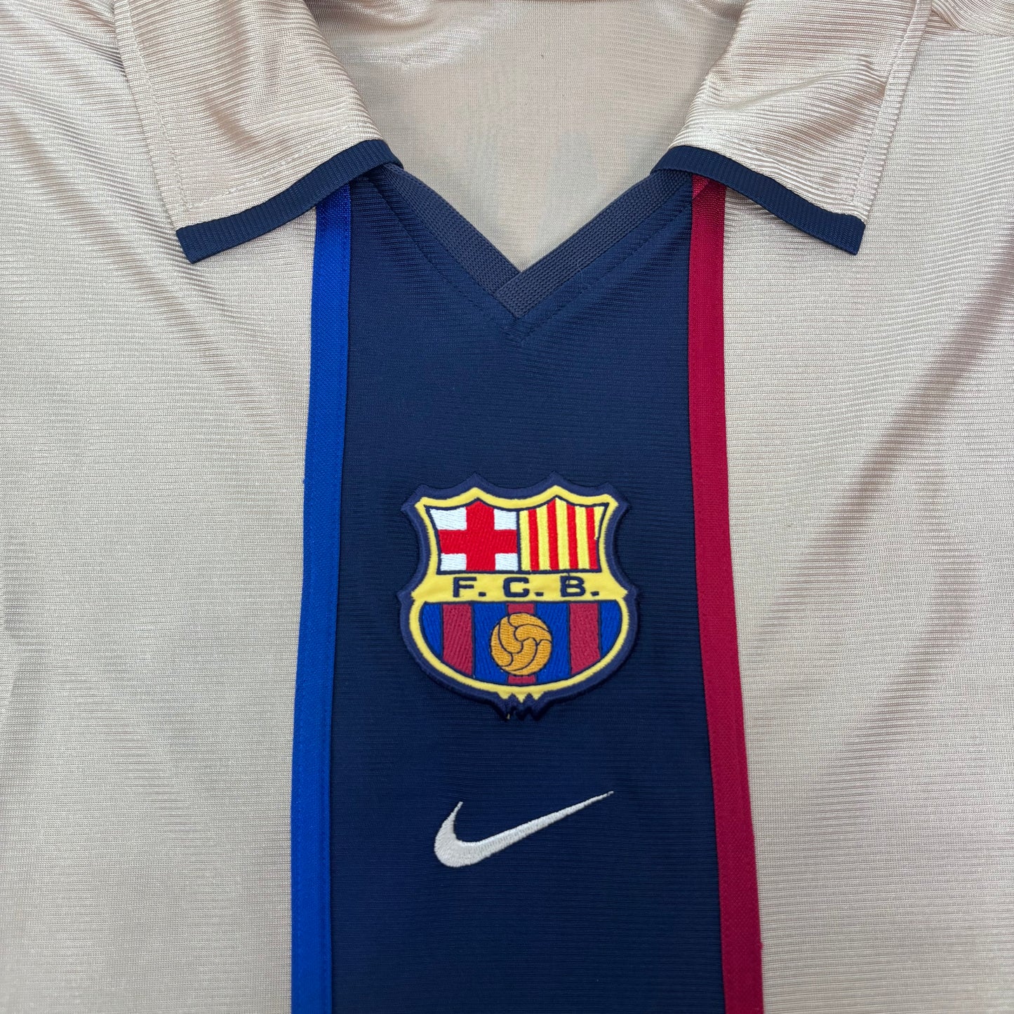 2001/02 Barcelona Away Shirt - Rivaldo - L