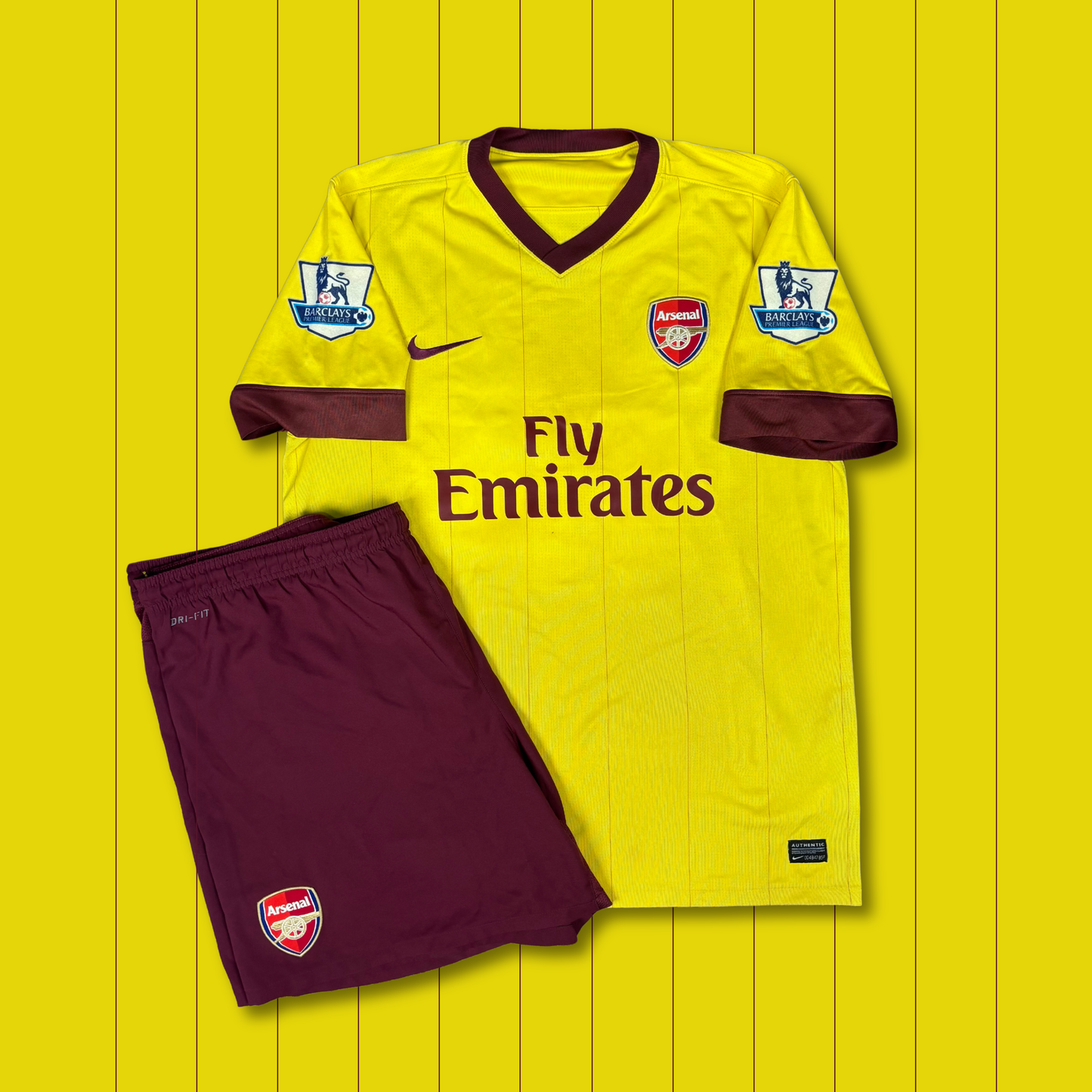 2010/11 Arsenal Away Shirt with Short - Walcott - L