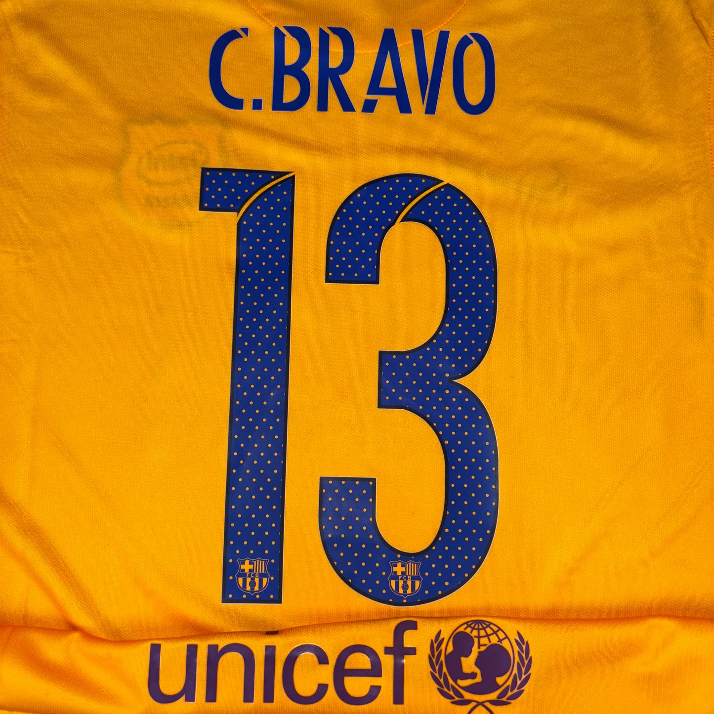 2017/18 Barcelona Goalkeeper Shirt - Bravo - M