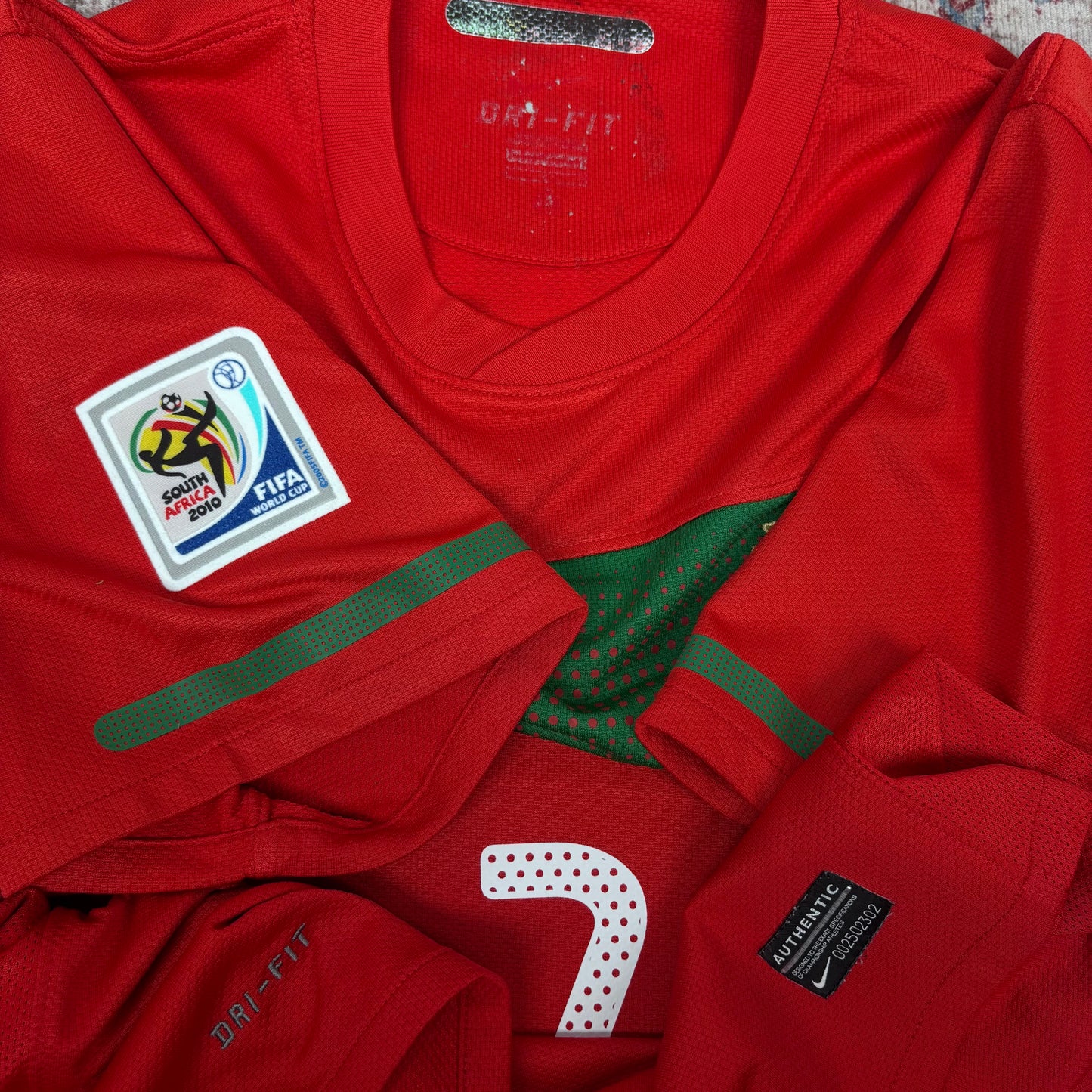 2010/11 Portugal Home Shirt - Cristiano Ronaldo - L