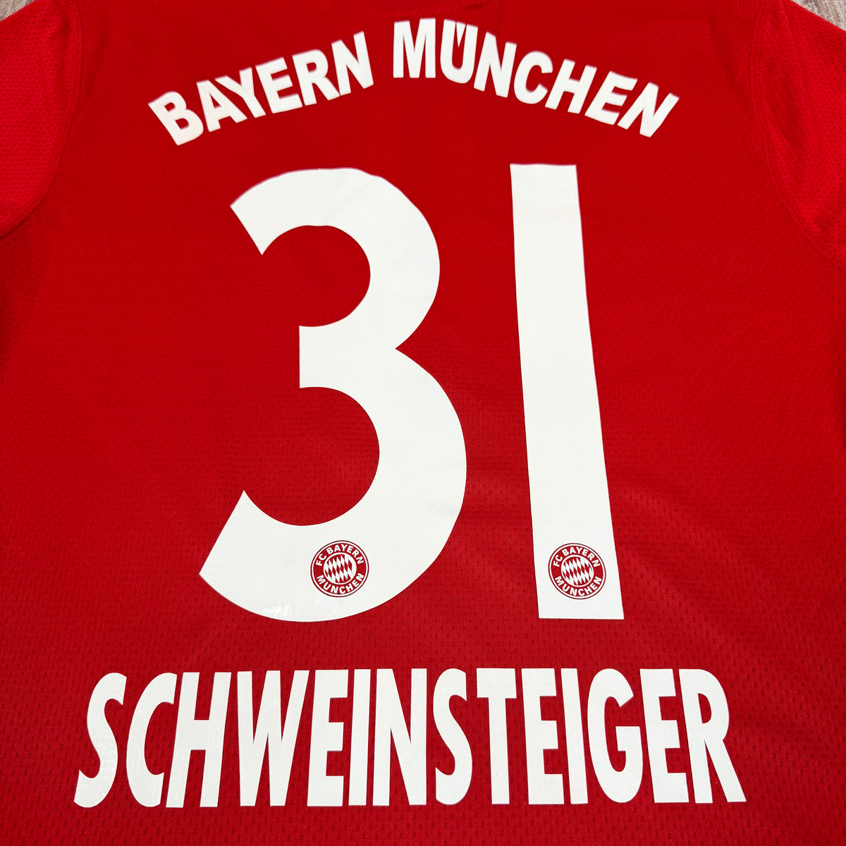 2009/10 Bayern Munich Home Shirt - Schweinsteiger - M