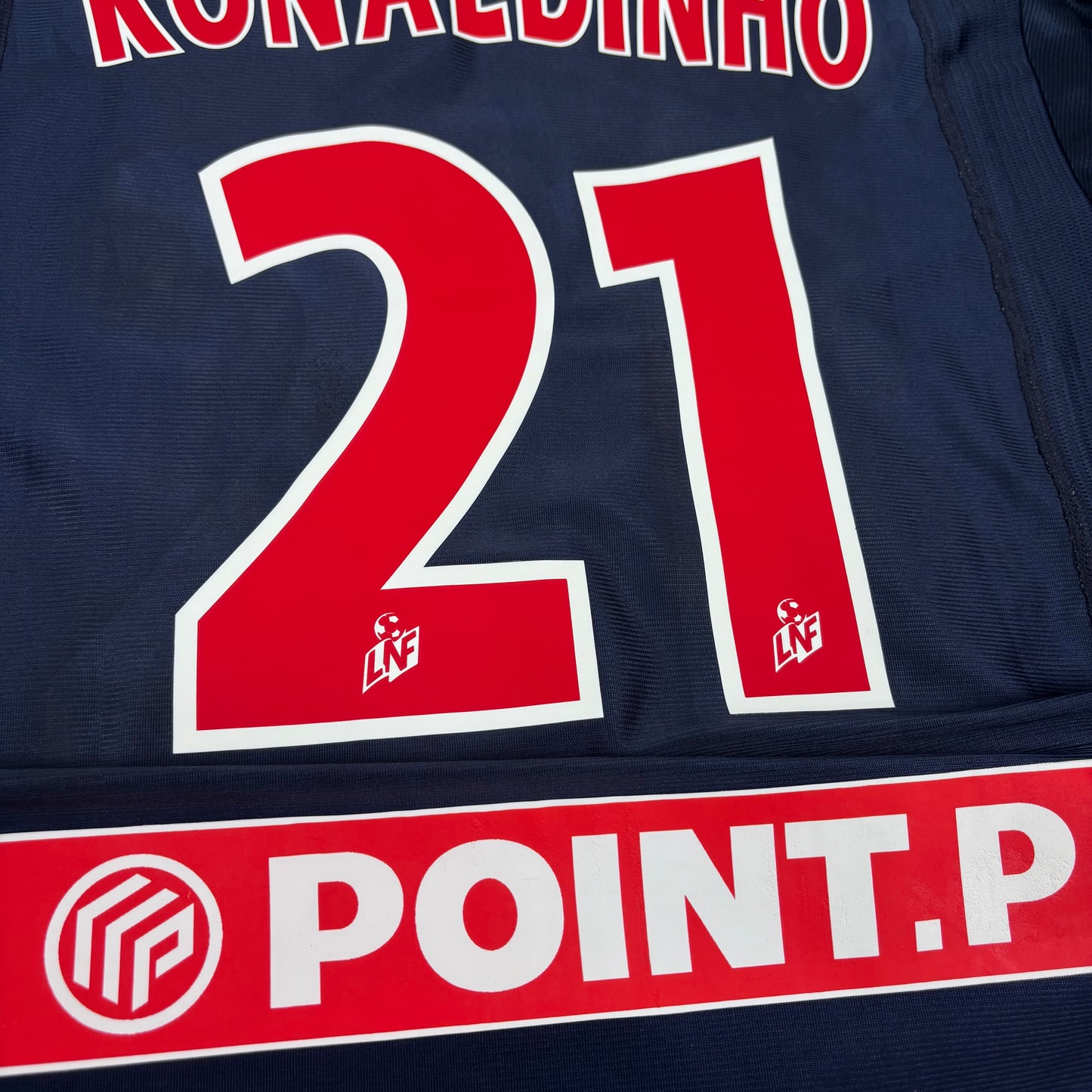 2001/02 Paris Saint Germain Home Shirt - Ronaldinho - M