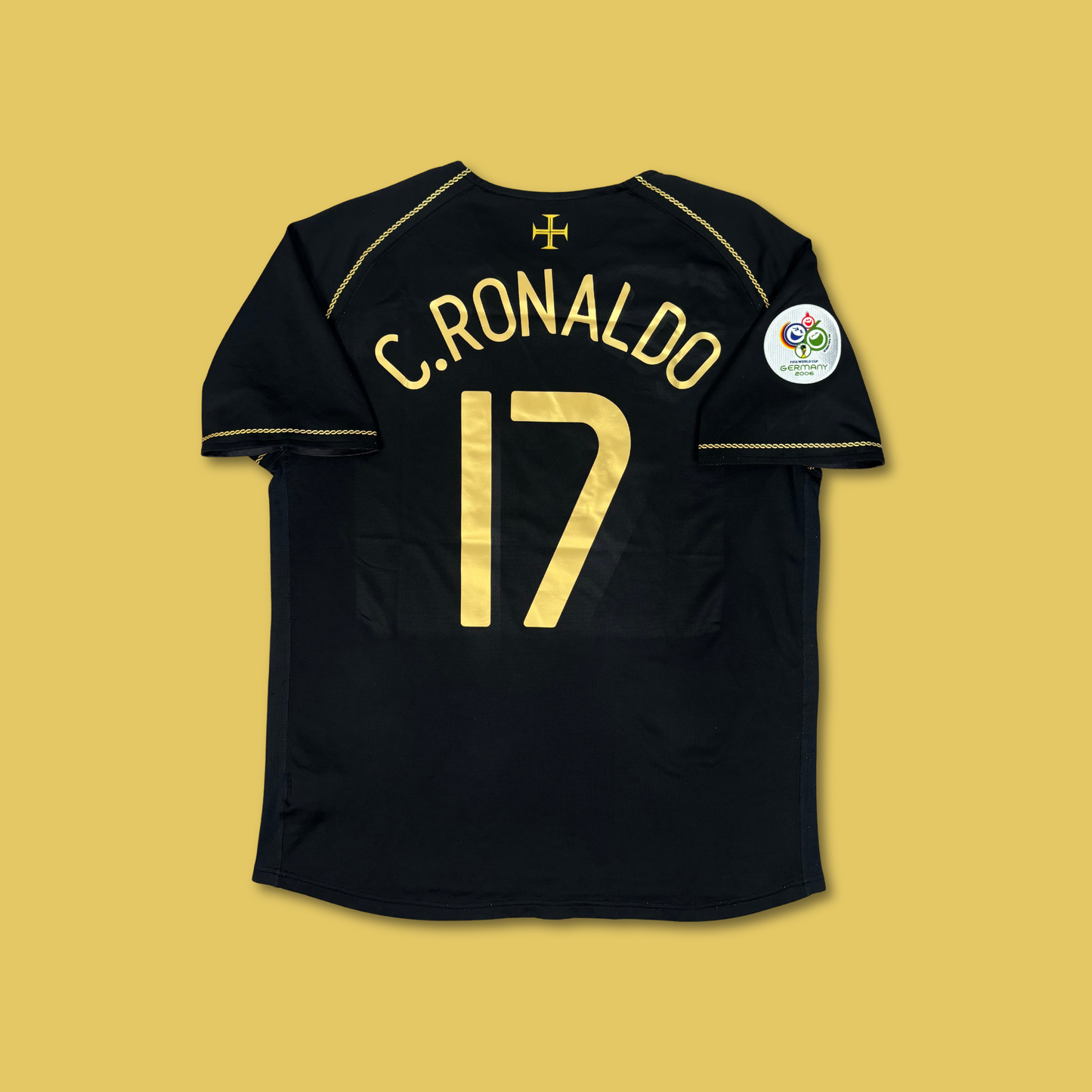 2006/07 Portugal Away Shirt - Cristiano Ronaldo - L