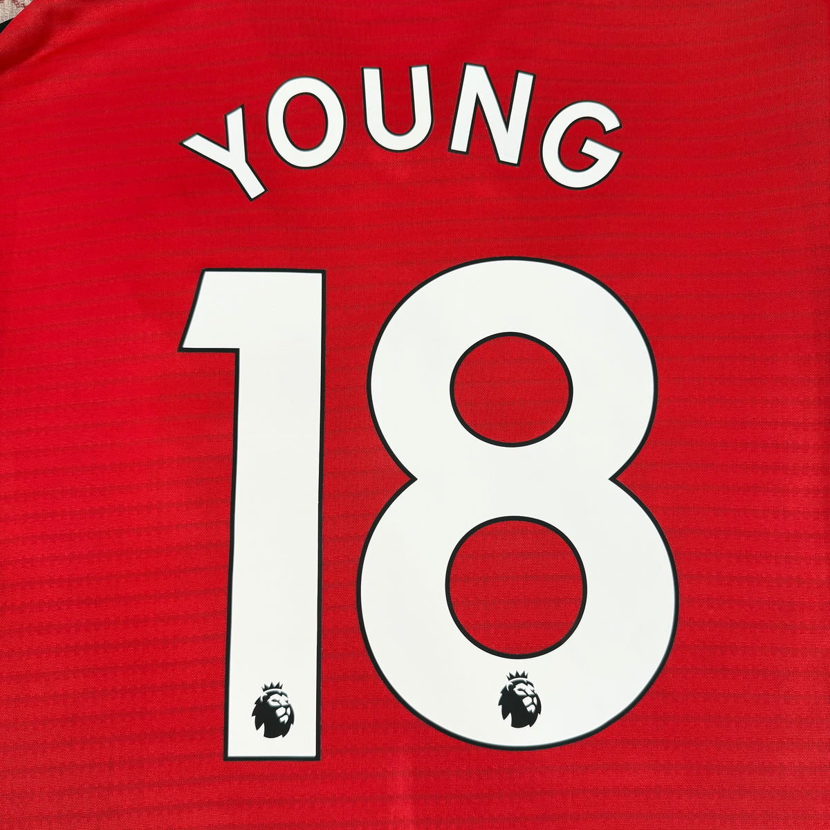2018/19 Manchester United Home Shirt - Young - M