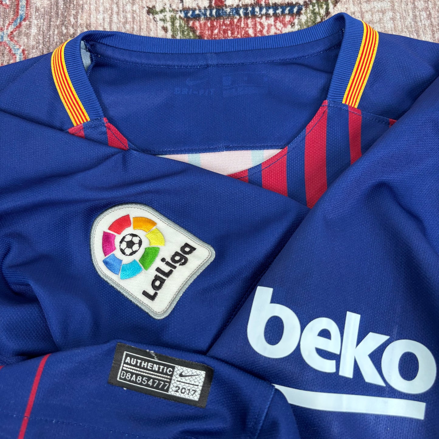 2017/18 Barcelona Home Shirt - Iniesta - M