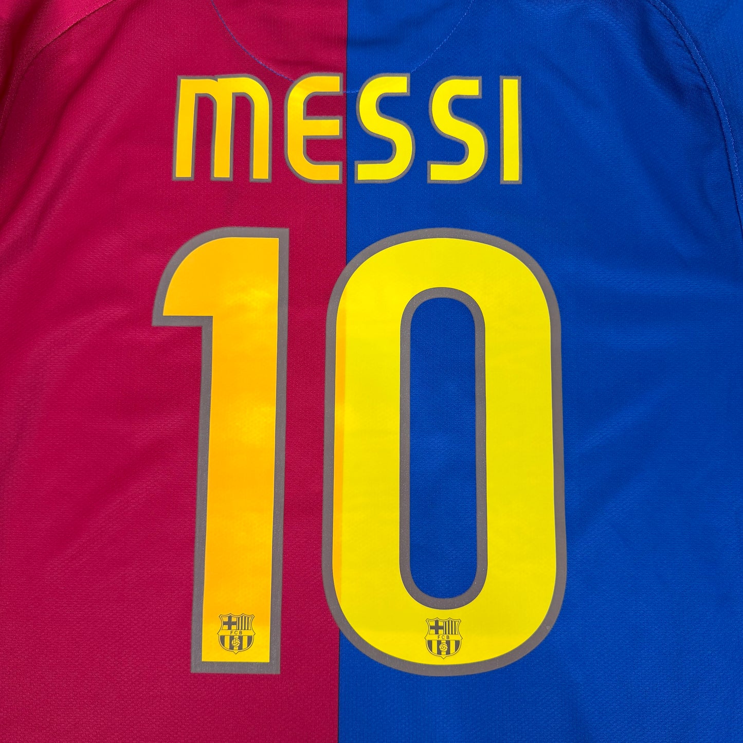 2008/09 Barcelona Home Shirt - Messi - M