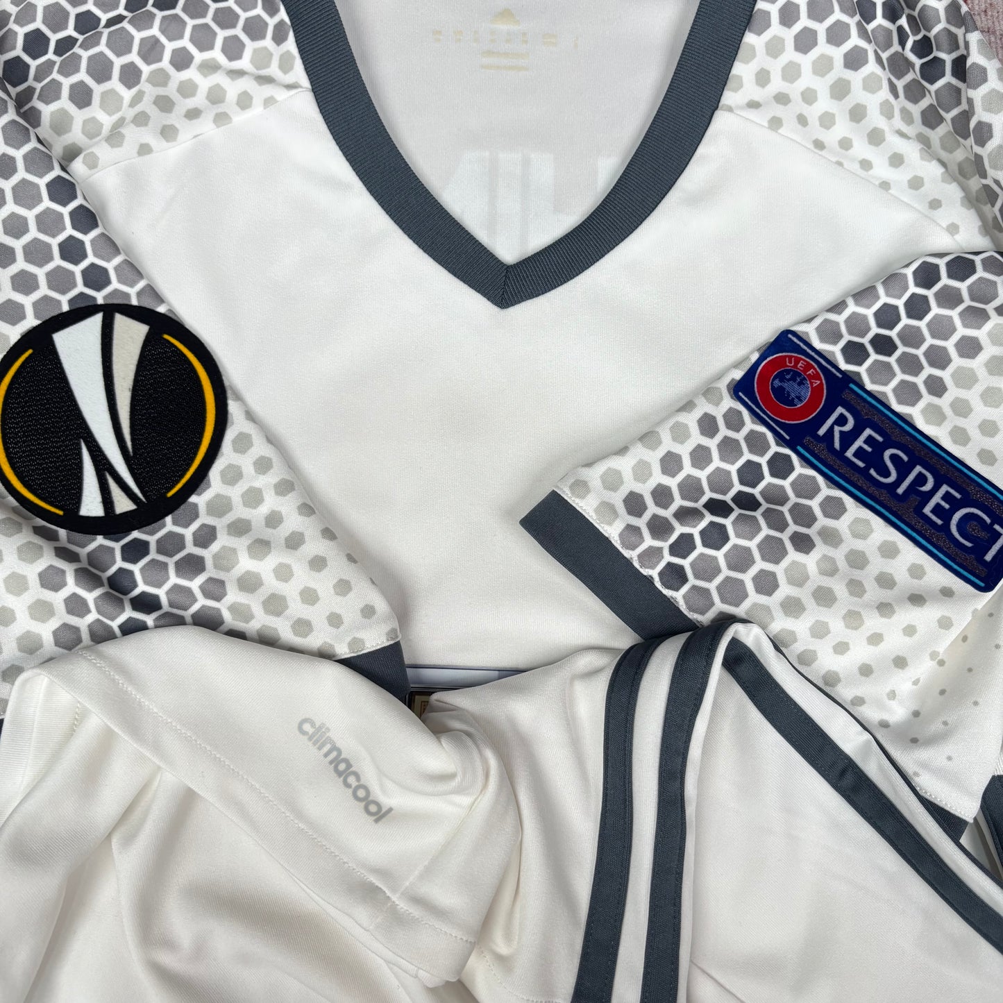 2016/17 Manchester United Away Shirt - Ibrahimovic - M