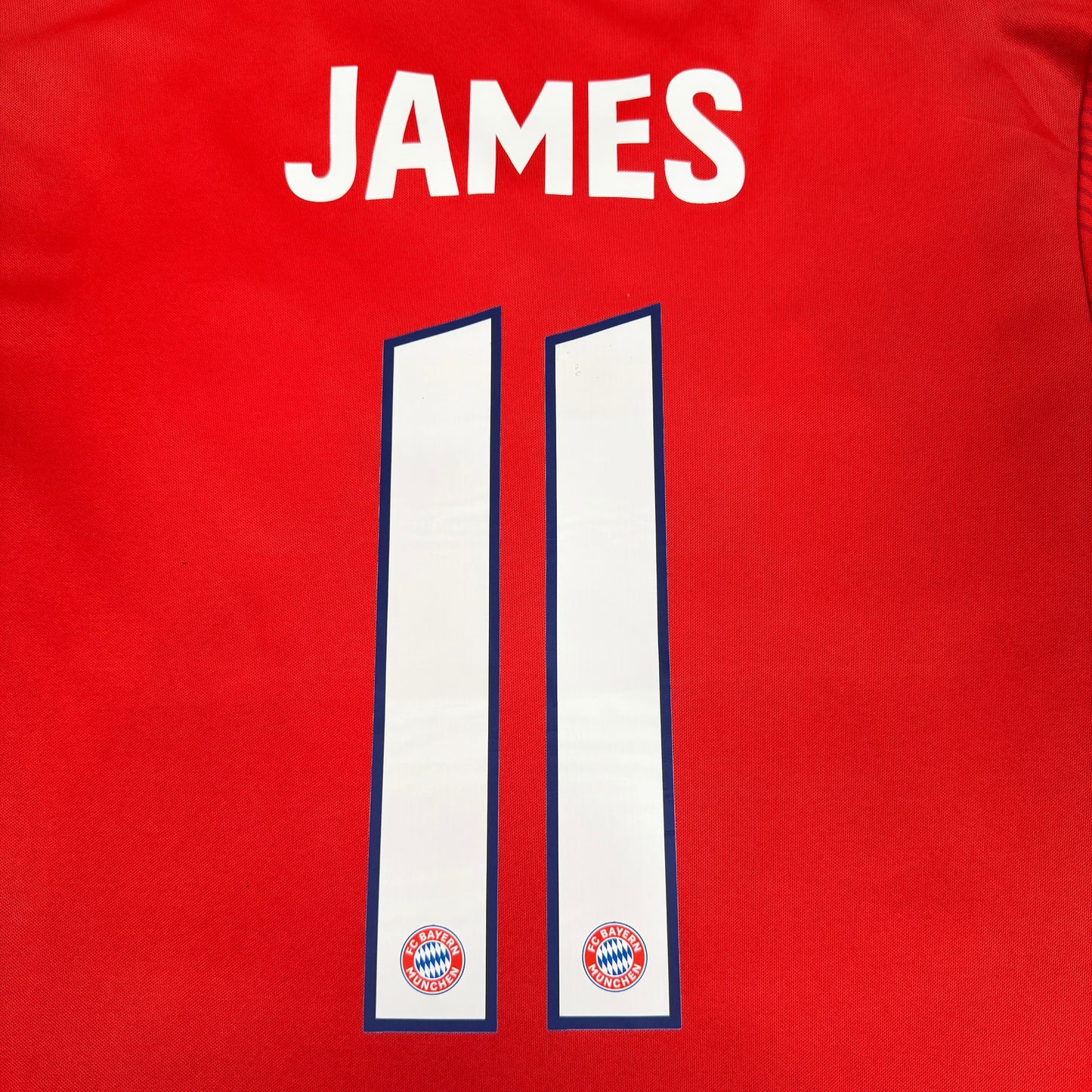 2018/19 Bayern Munich Home Shirt - James - L