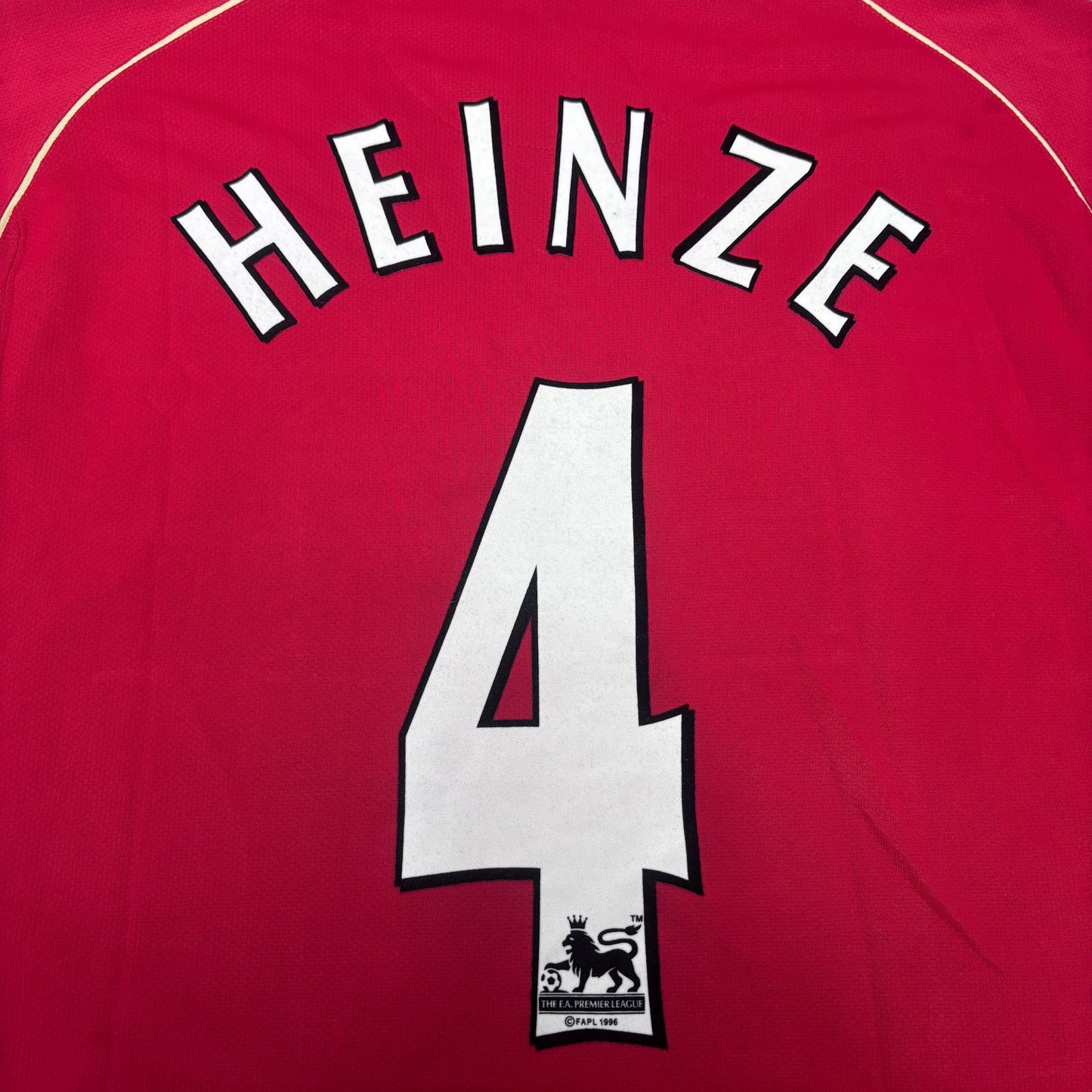 2006/07 Manchester United Home Shirt - Heinze - M