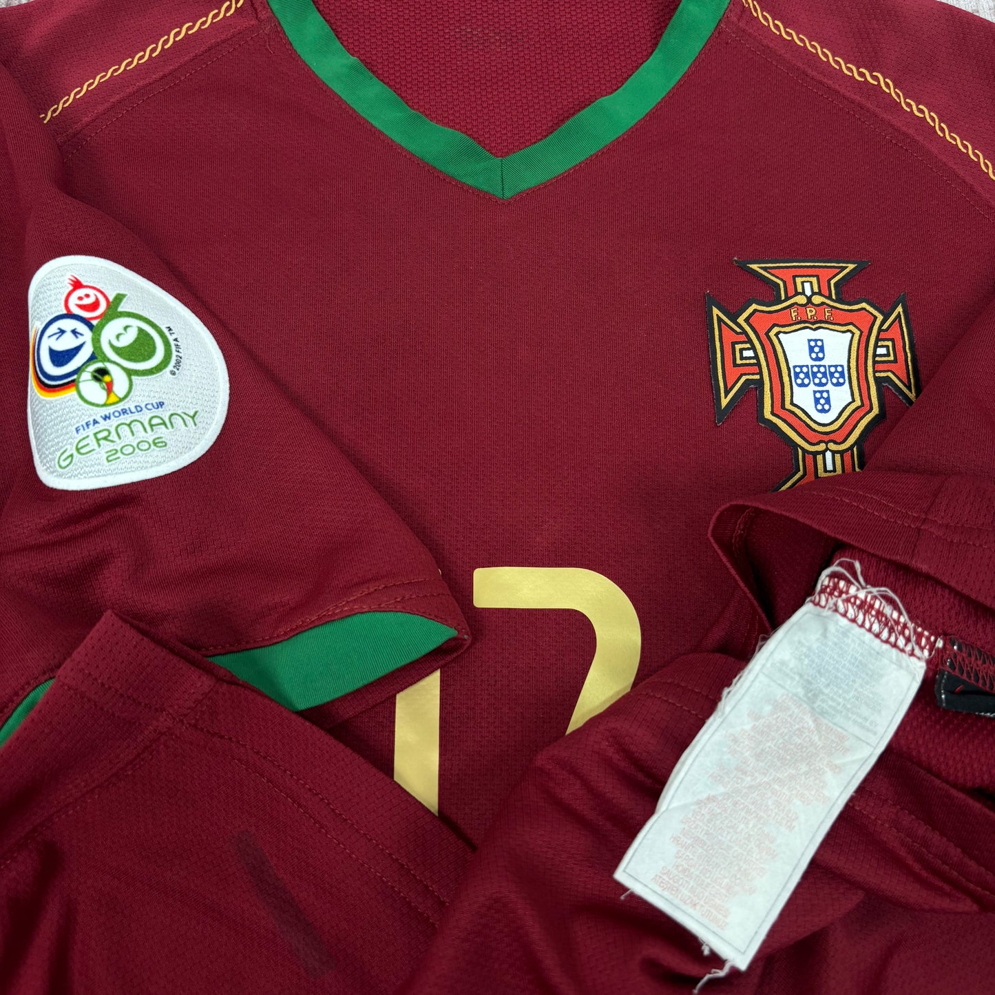 2006/07 Portugal Home Shirt with Short - Cristiano Ronaldo - M