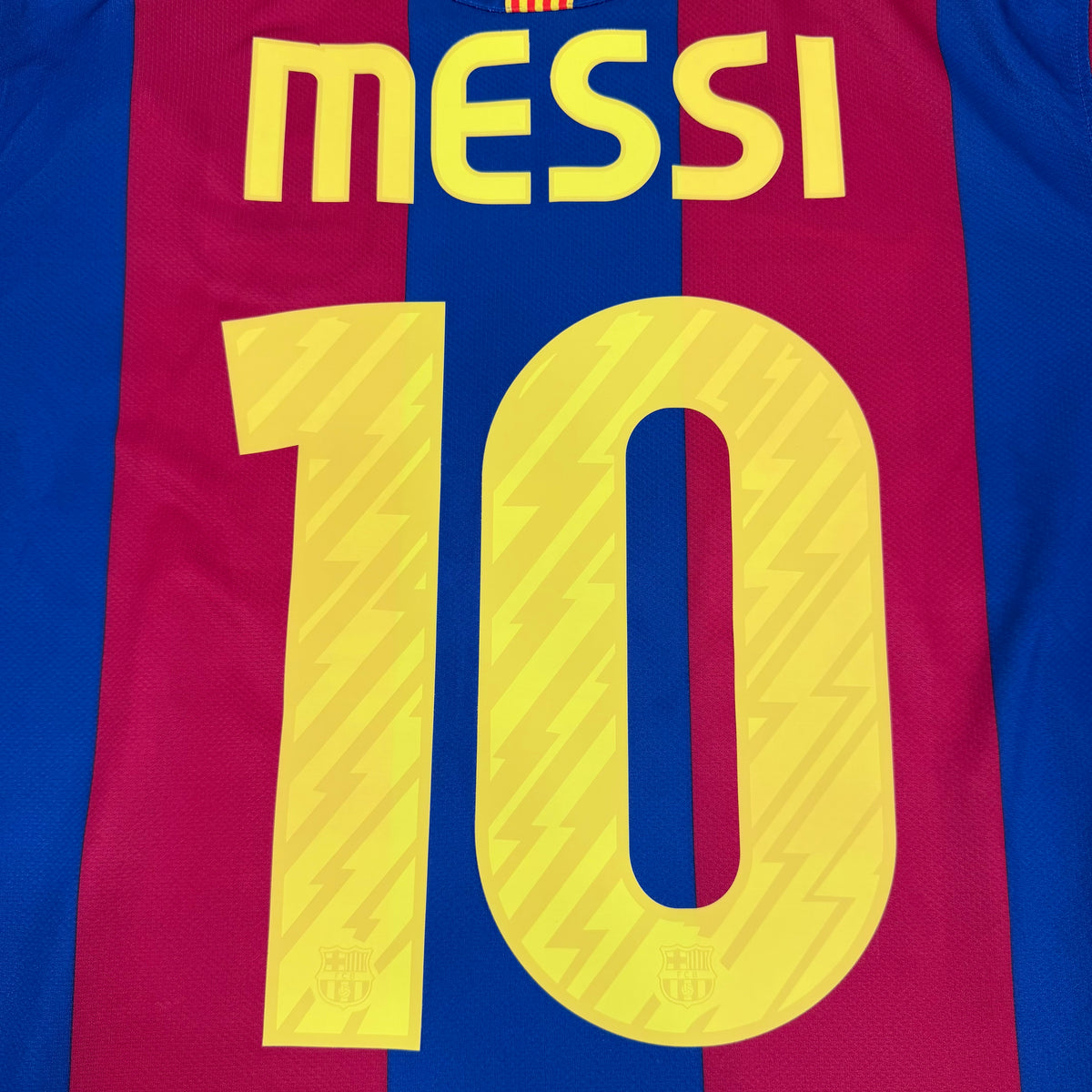 2010/11 Barcelona Home Shirt - Messi - M