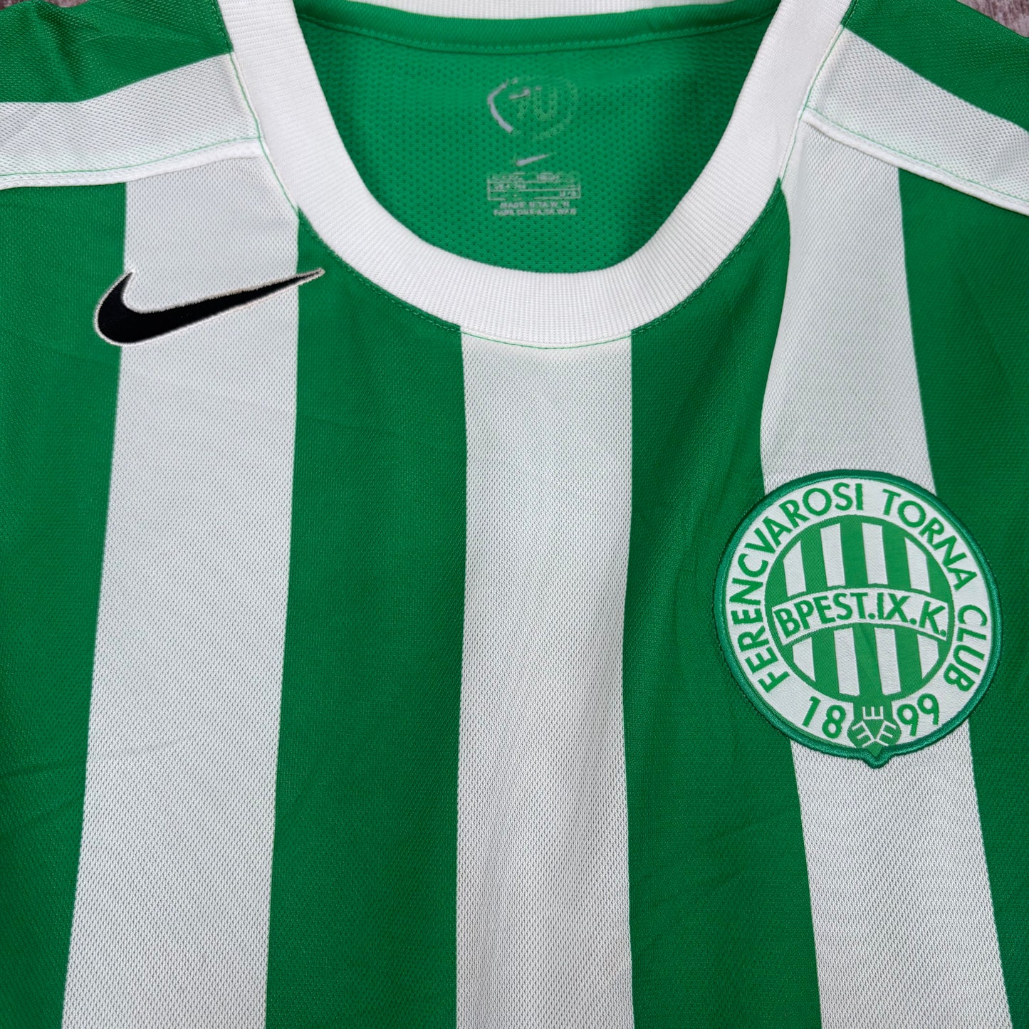 2005/06 Ferencváros Home Shirt - XL