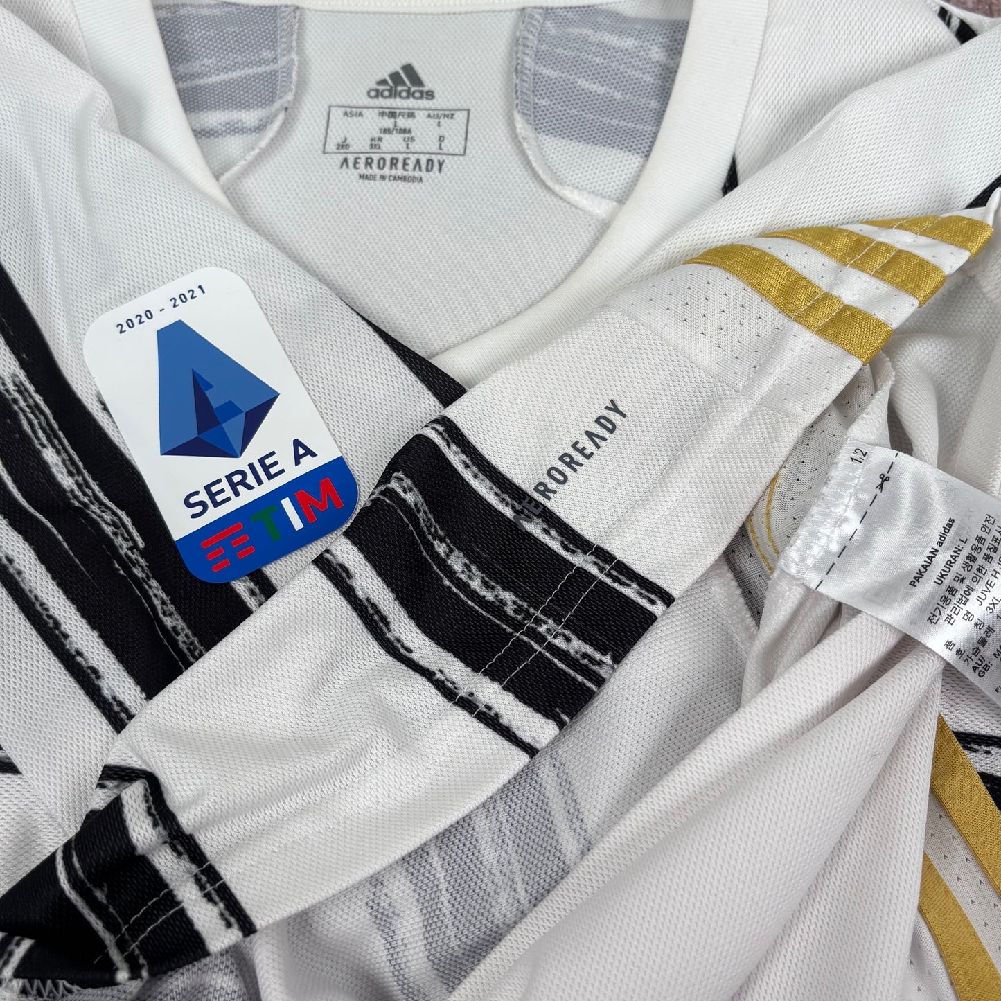 2020/21 Juventus Home Shirt - Cristiano Ronaldo - L