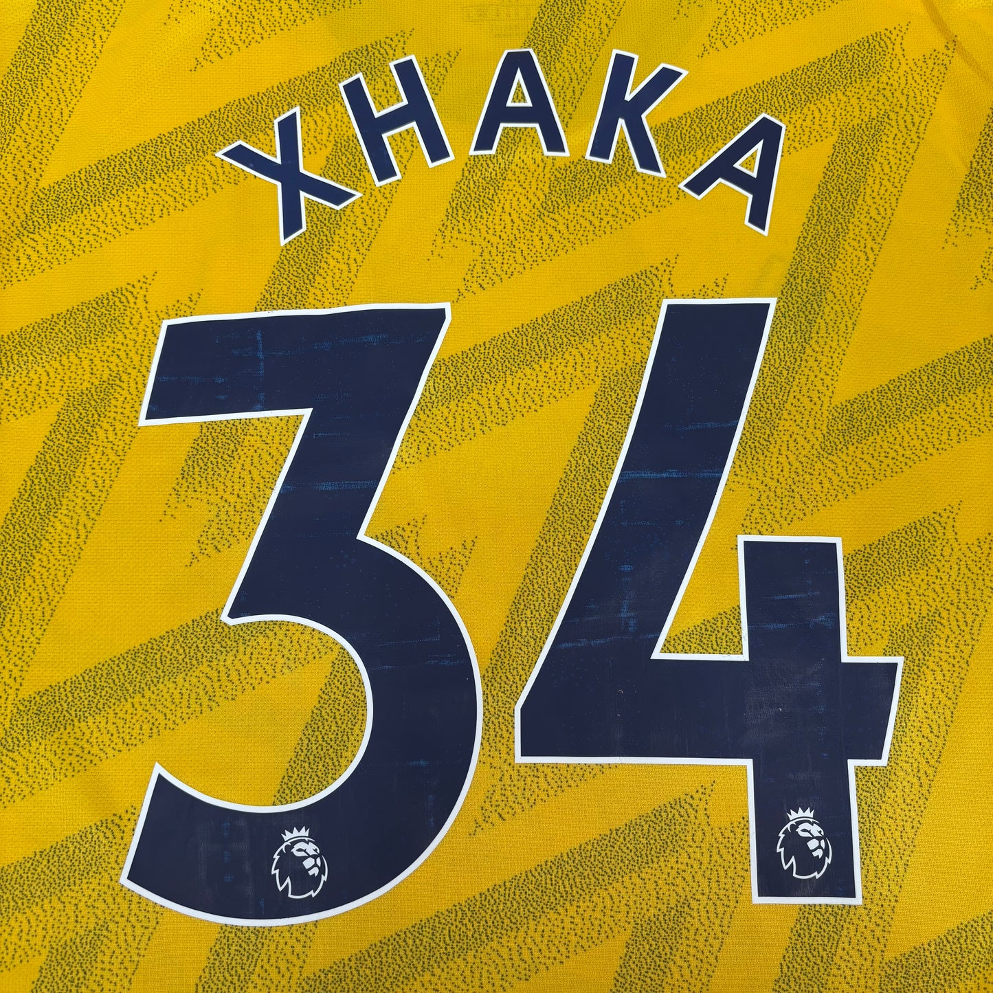 2019/20 Arsenal Away Shirt - Xhaka - M