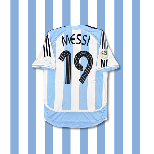 2006/07 Argentina Home Shirt - Messi - S