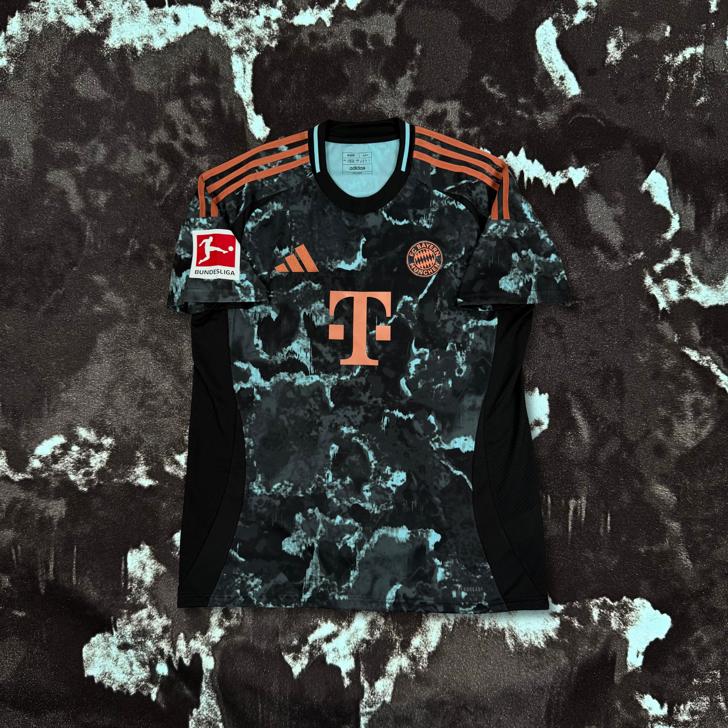 2024/25 Bayern Munich Away Shirt - Kane - New with Tag - XL
