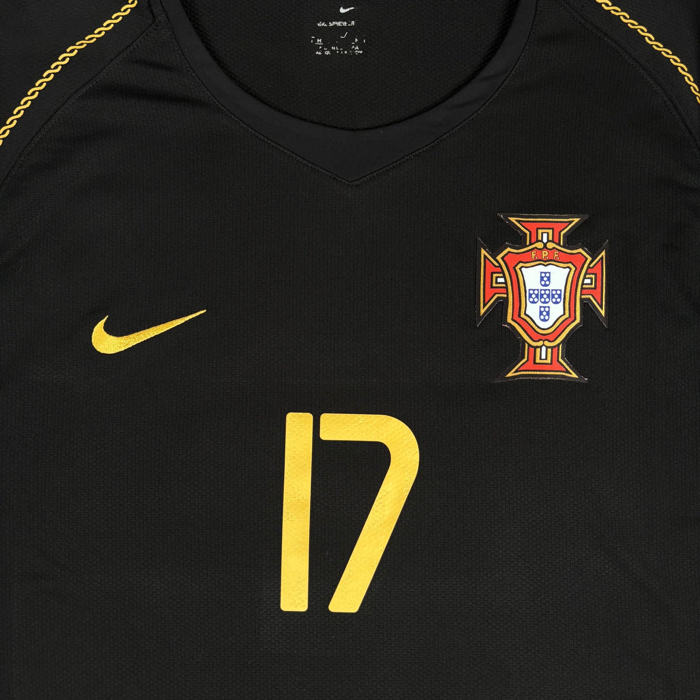 2006/07 Portugal Away Shirt - Cristiano Ronaldo - M