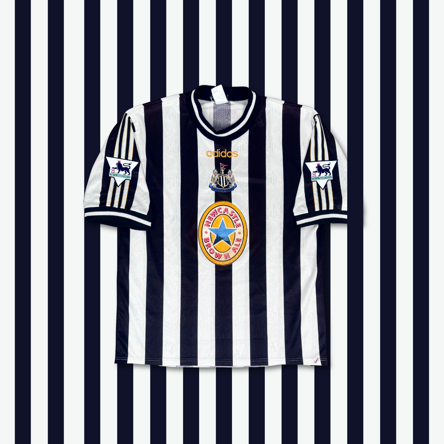 1997/98 Newcastle Home Shirt - Shearer - L