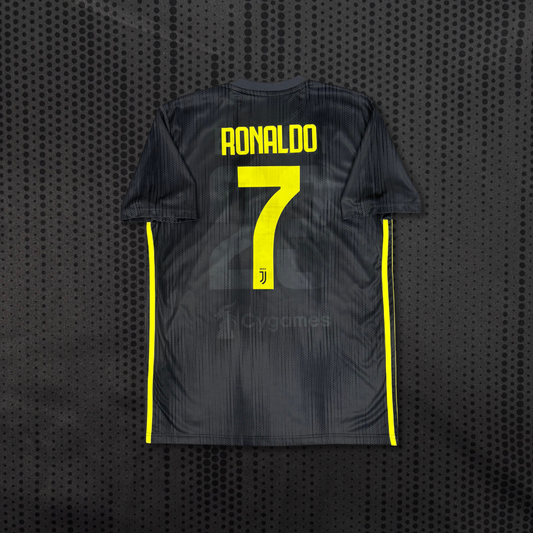 2018/19 Juventus Third Shirt - Cristiano Ronaldo - M