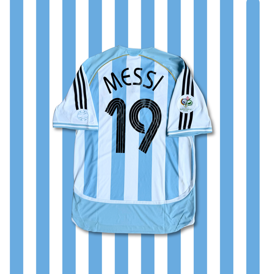 2006/07 Argentina Home Shirt - Messi - M - New with Tag